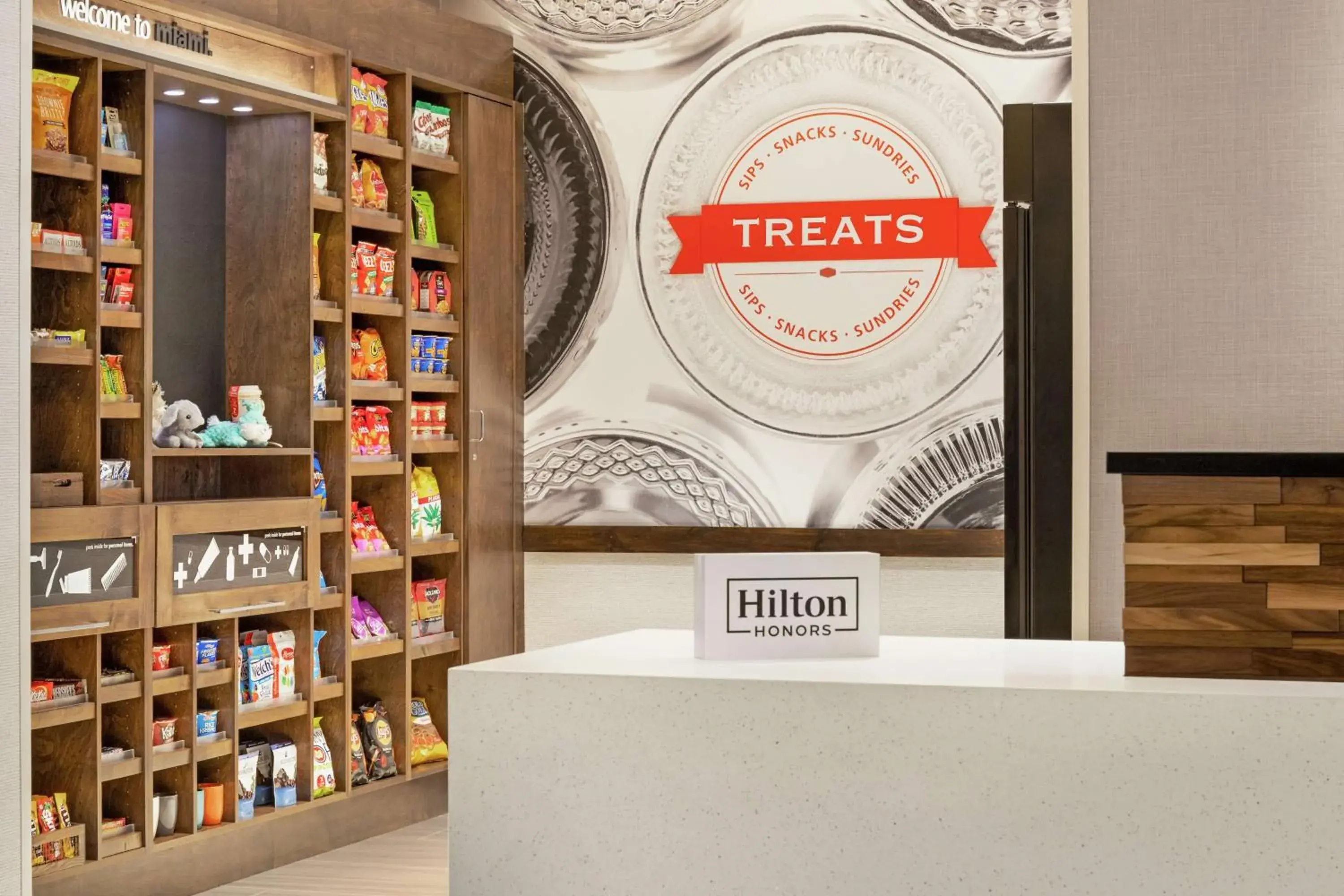 Lobby or reception in Hampton Inn & Suites Miami, Kendall, Executive Airport Lobby or reception in Hampton Inn & Suites Miami, Kendall, Executive Airport