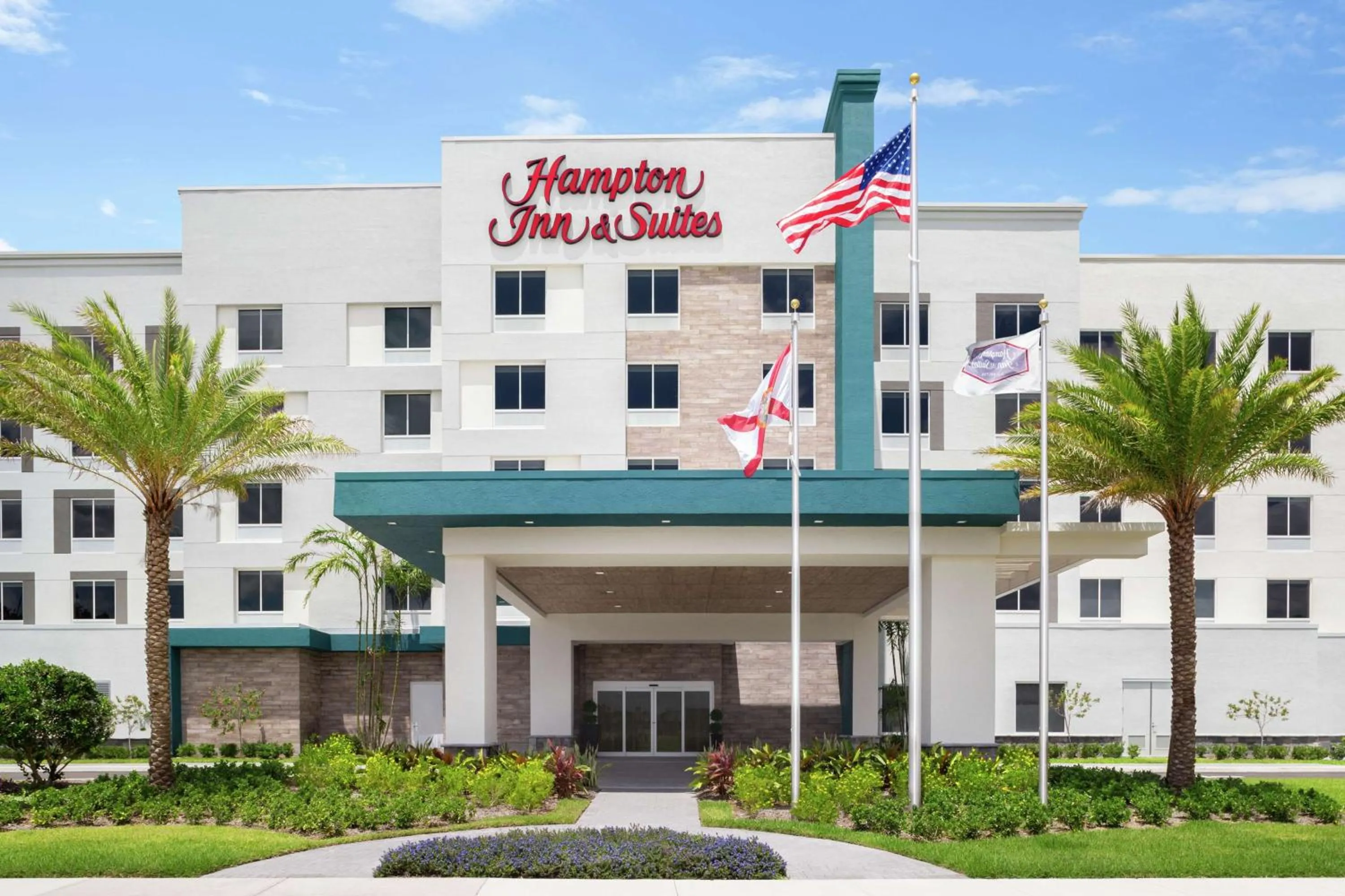 Property building in Hampton Inn & Suites Miami, Kendall, Executive Airport