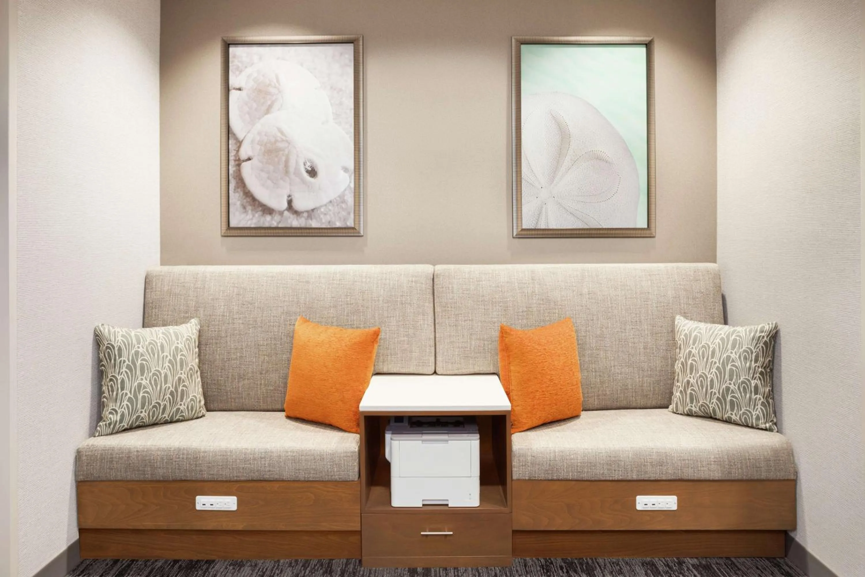 Business facilities in Hampton Inn & Suites Miami, Kendall, Executive Airport