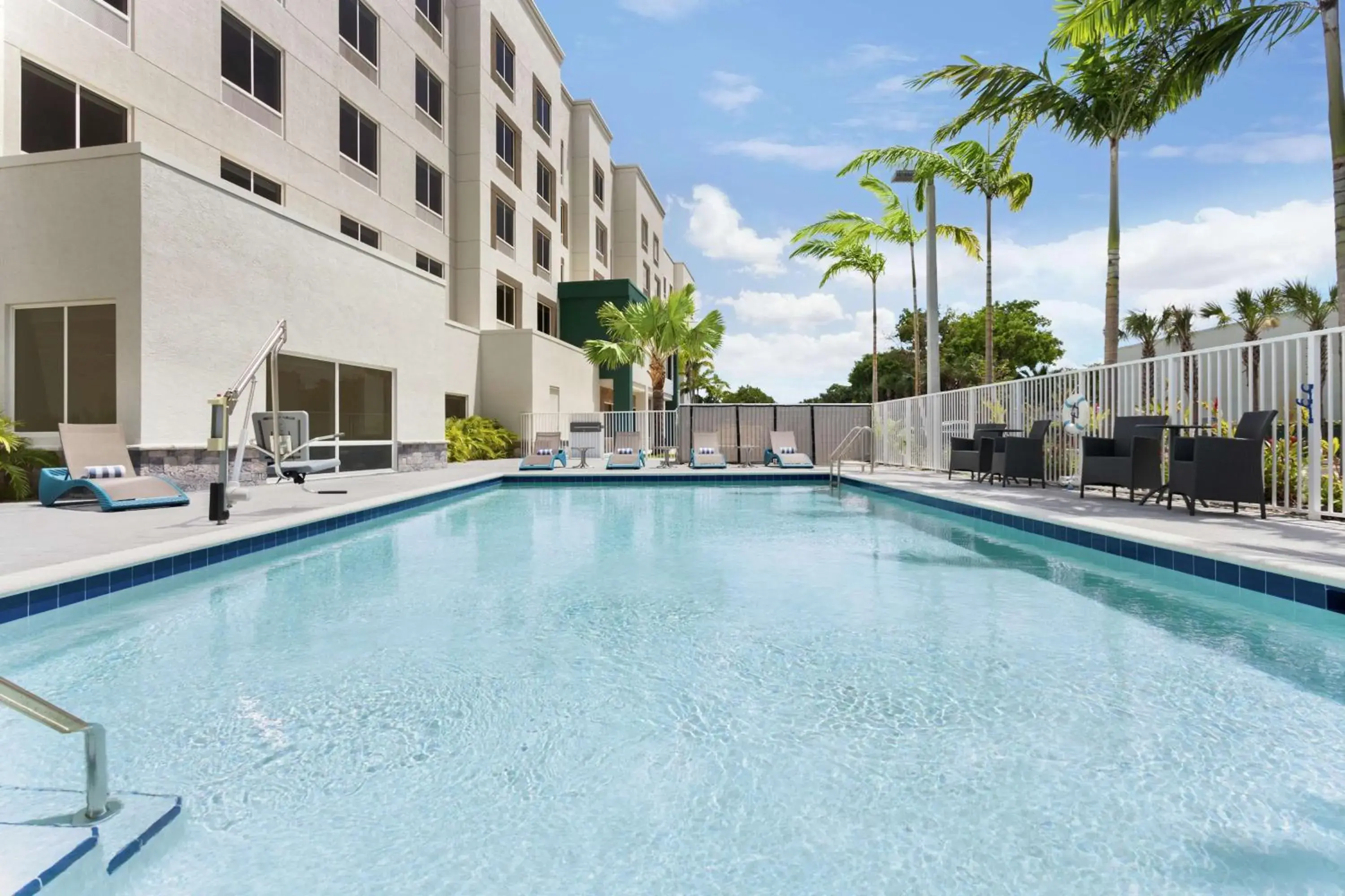 Pool view in Hampton Inn & Suites Miami, Kendall, Executive Airport Pool view in Hampton Inn & Suites Miami, Kendall, Executive Airport
