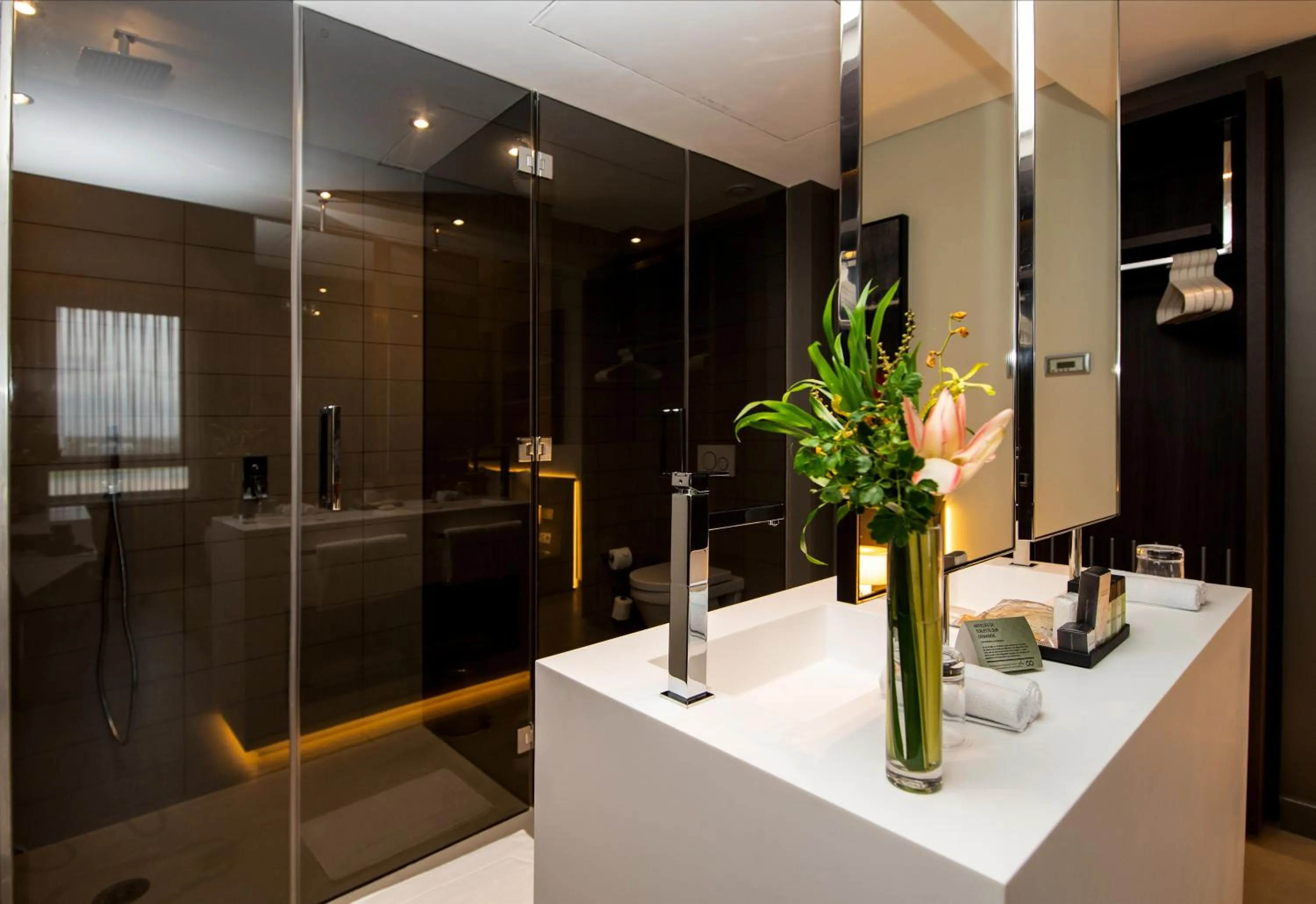 Bathroom in Noom Hotel Abidjan Plateau