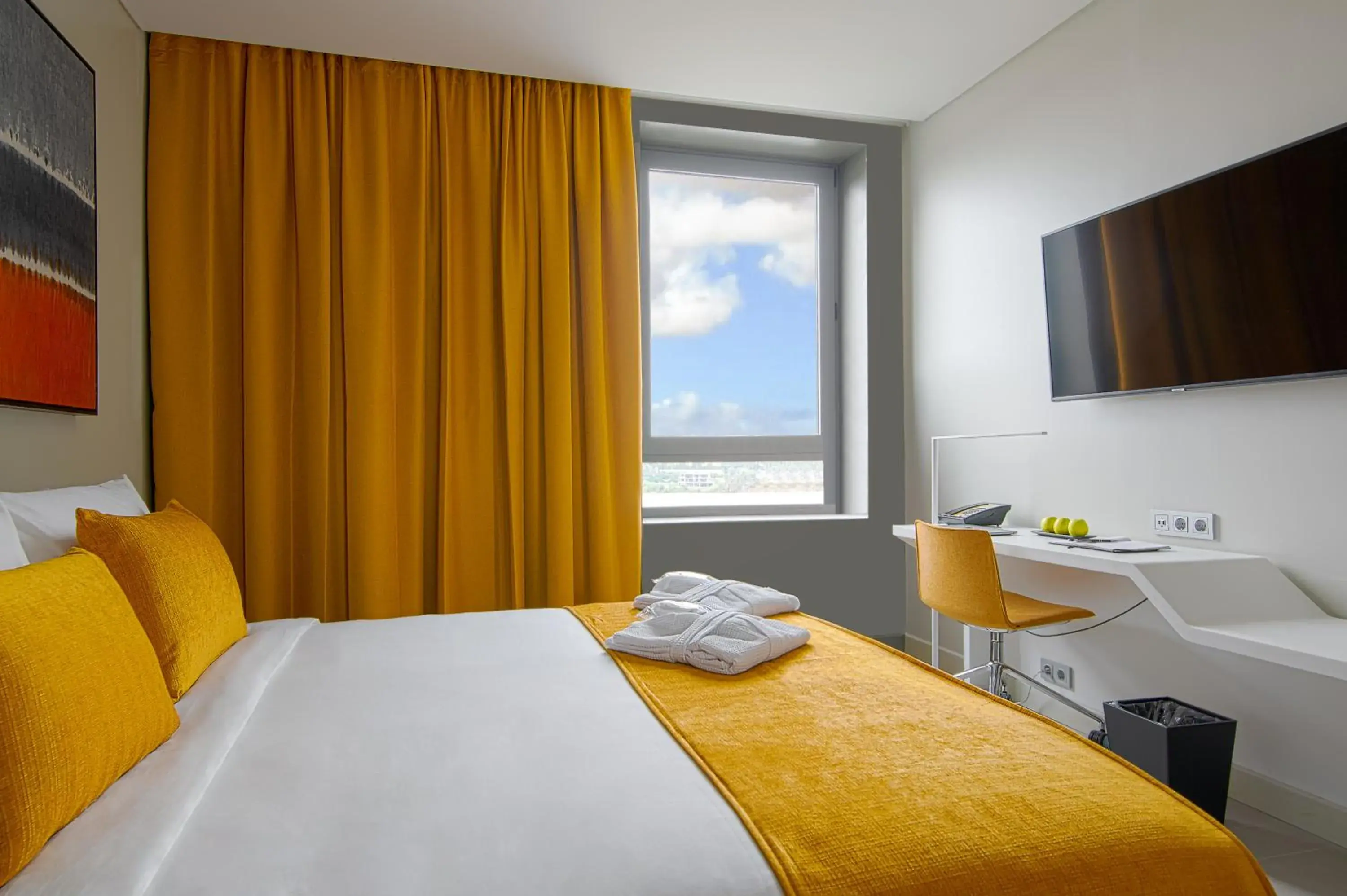 Bird's eye view, Bed in Noom Hotel Abidjan Plateau Bird's eye view, Bed in Noom Hotel Abidjan Plateau