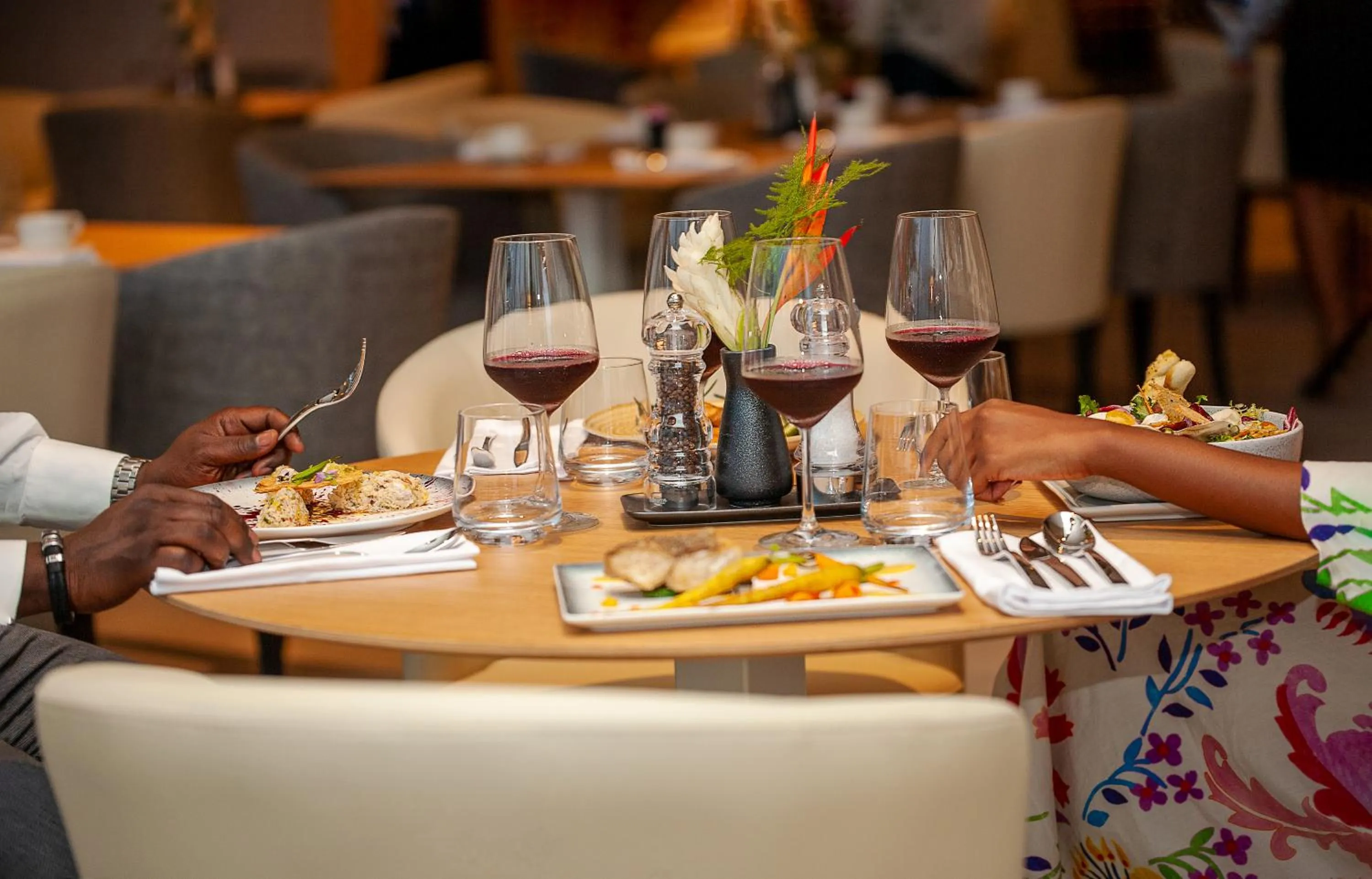 Restaurant/places to eat in Noom Hotel Abidjan Plateau