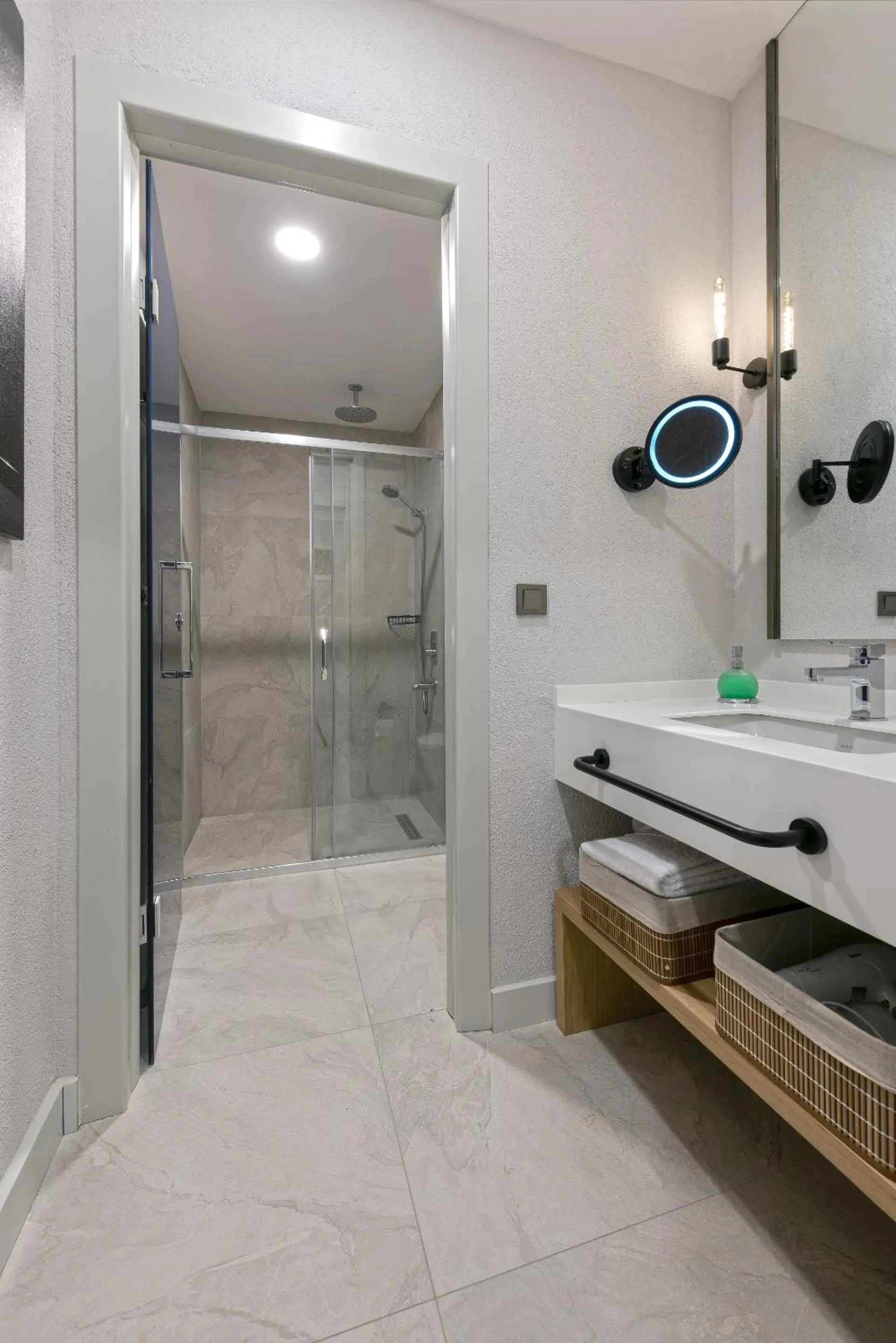 Toilet in A Suite Side