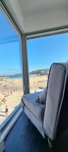 Chy Mor Apartment 2 - Stunning sea views on the harbour