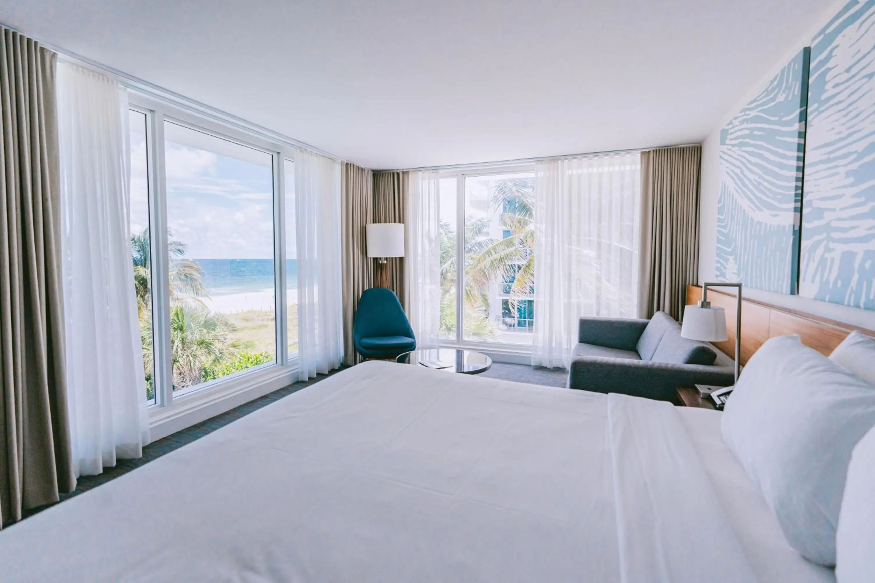 Bed in B Ocean Resort Fort Lauderdale Beach