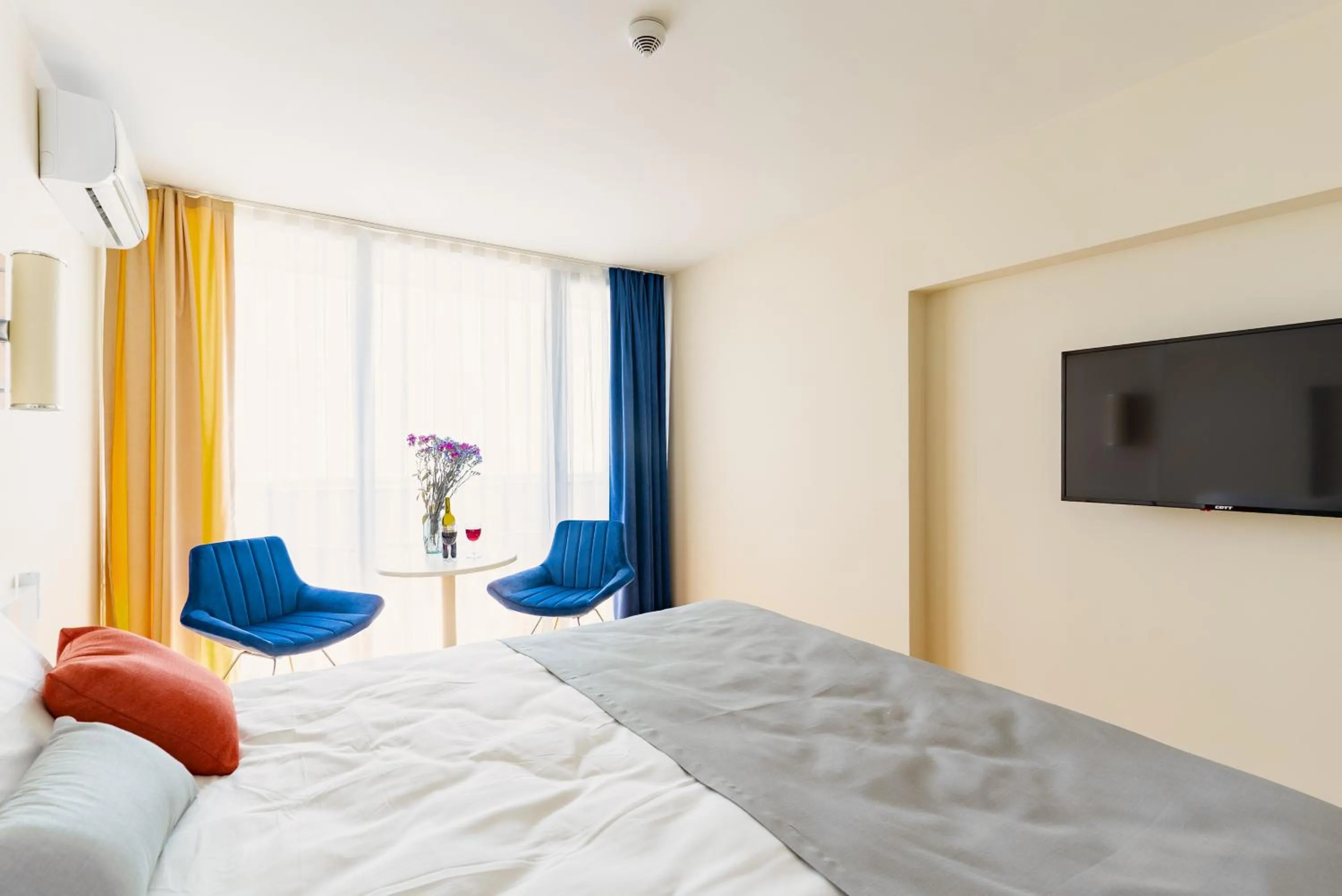 Bed in G-Point City Beach