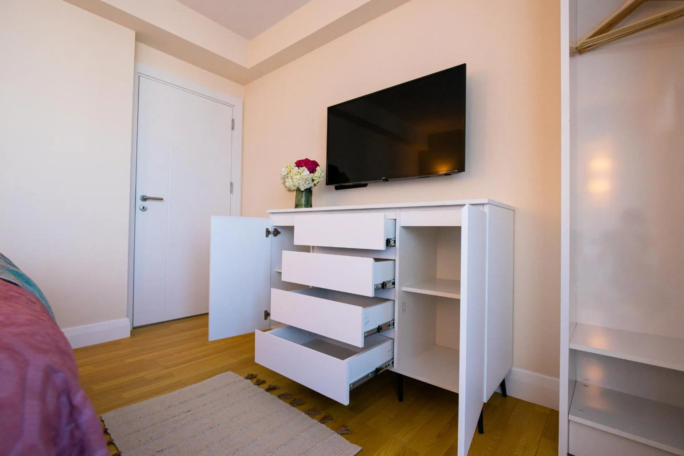 Bed in G-Point City Beach