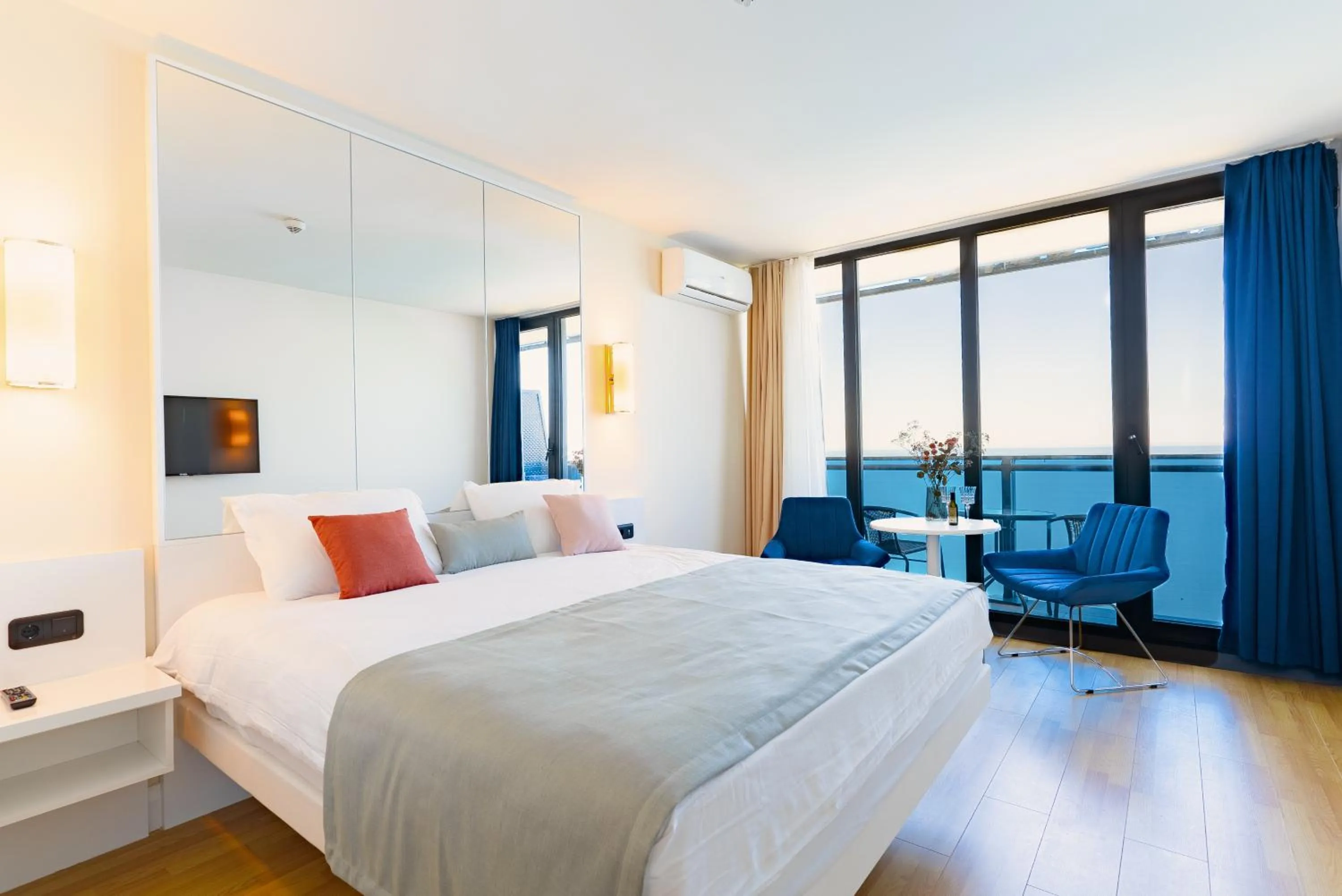 Bed in G-Point City Beach