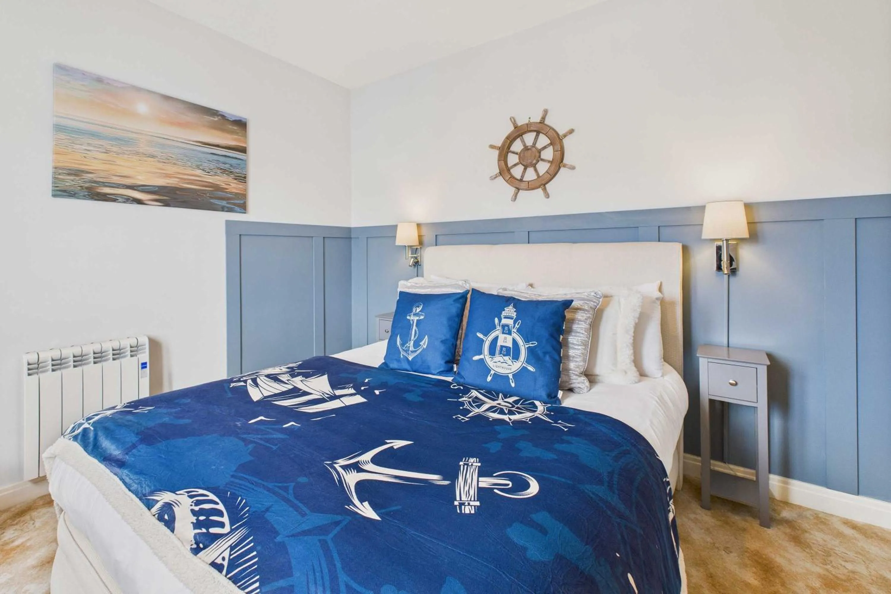 Bed in Host & Stay - Starboard Bow