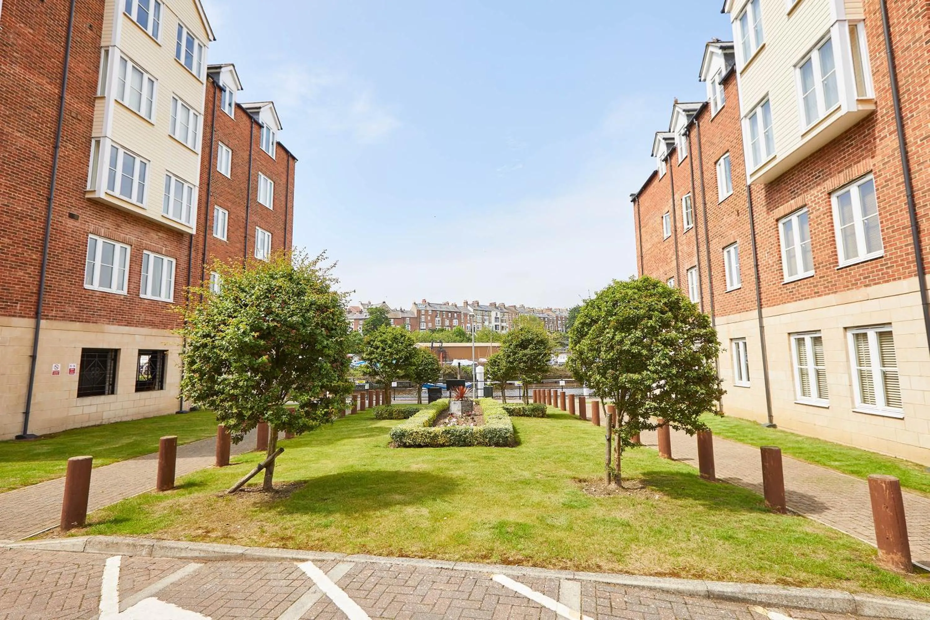 Property building in Host & Stay - Starboard Bow