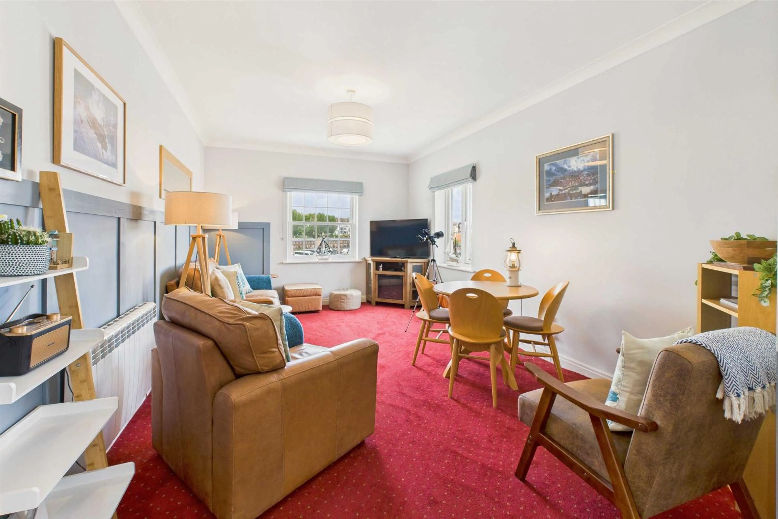TV and multimedia in Host & Stay - Starboard Bow