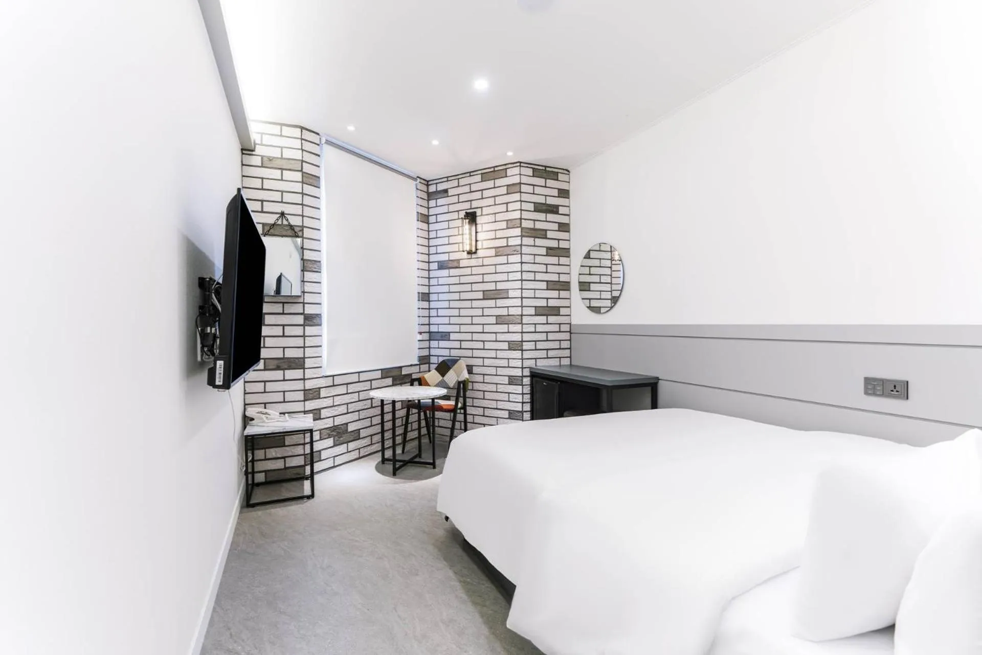 Photo of the whole room in Pyeongtaek Godeok Rich Stay Hotel