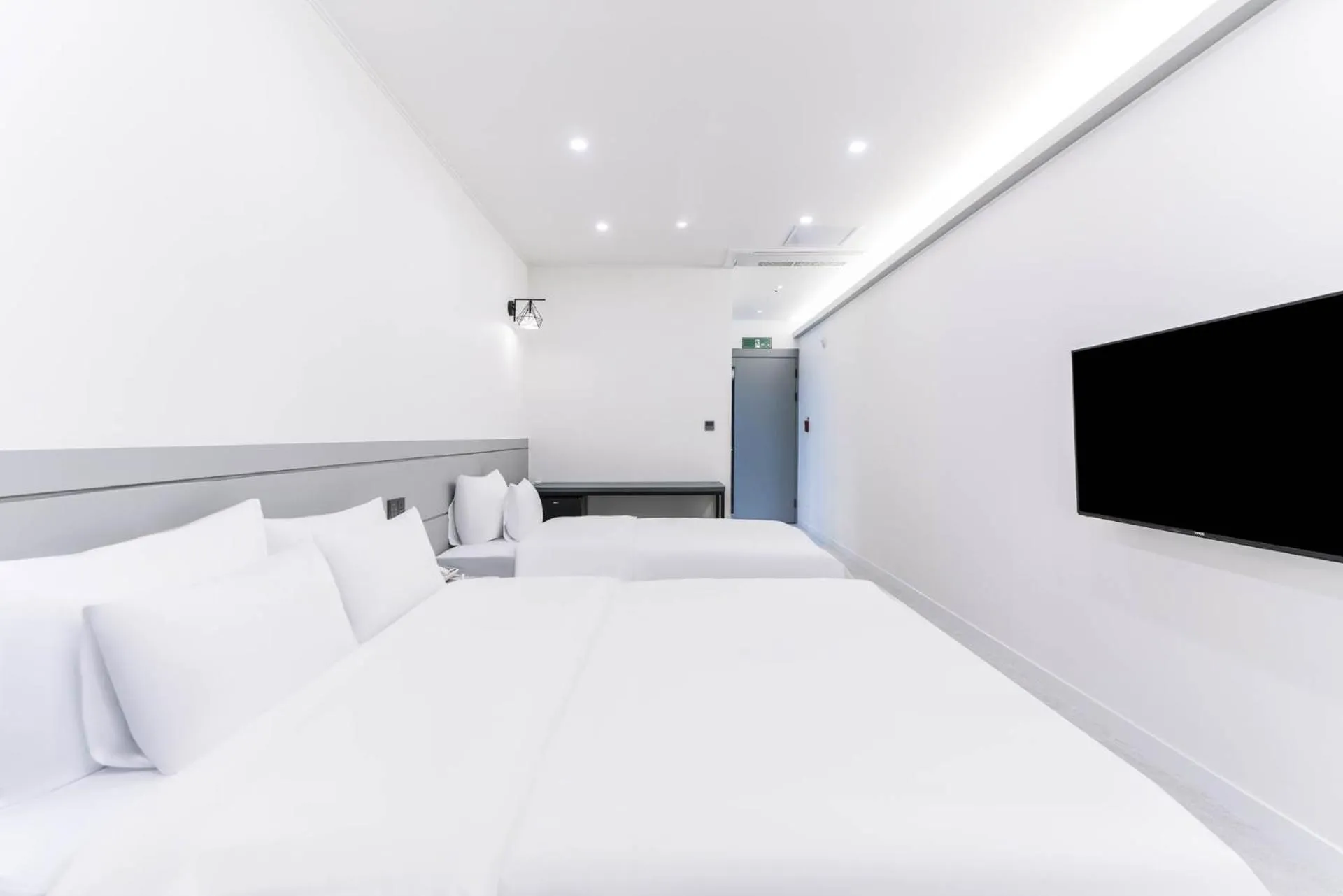 Photo of the whole room in Pyeongtaek Godeok Rich Stay Hotel