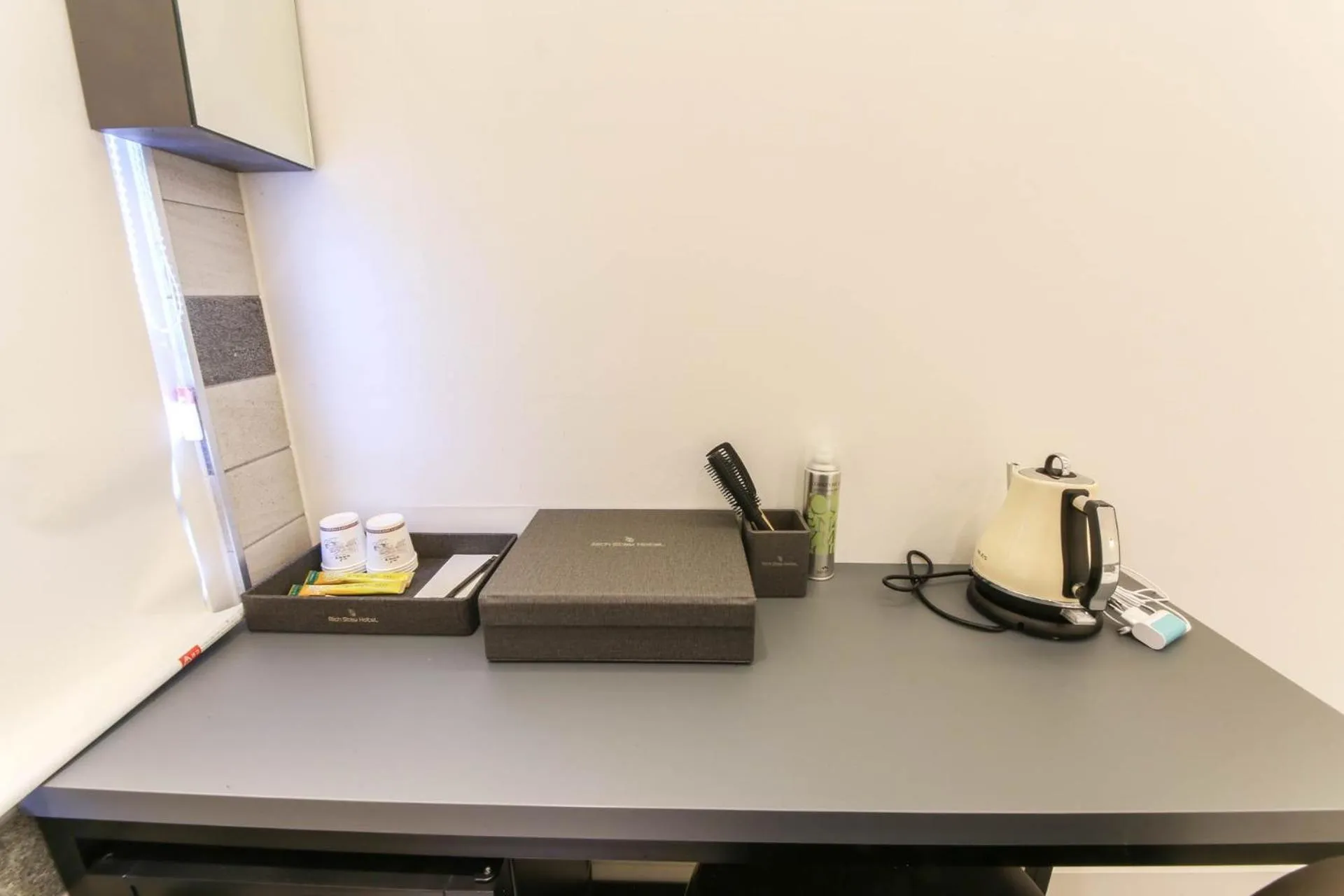 Decorative detail, Kitchen/Kitchenette in Pyeongtaek Godeok Rich Stay Hotel