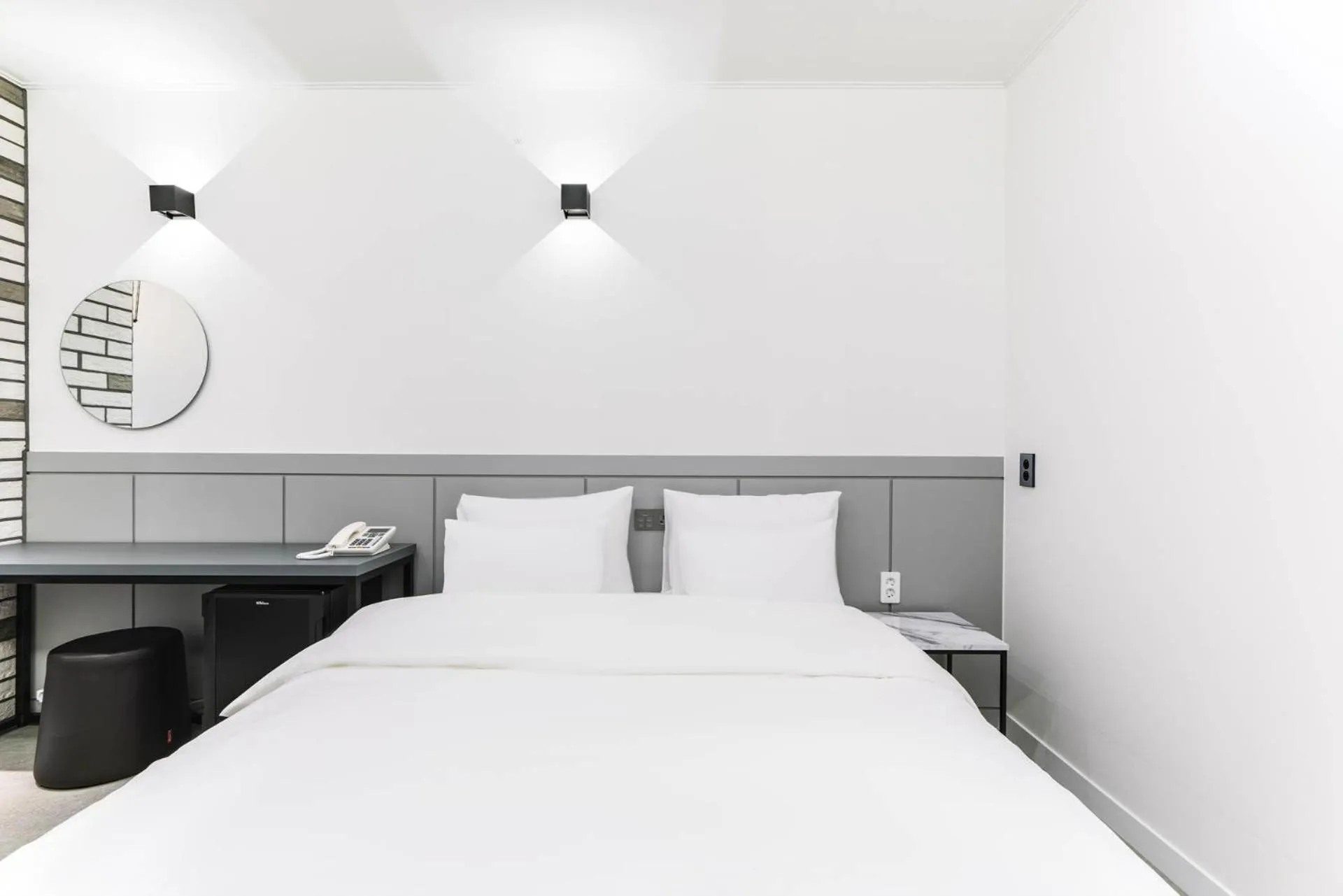 Photo of the whole room in Pyeongtaek Godeok Rich Stay Hotel