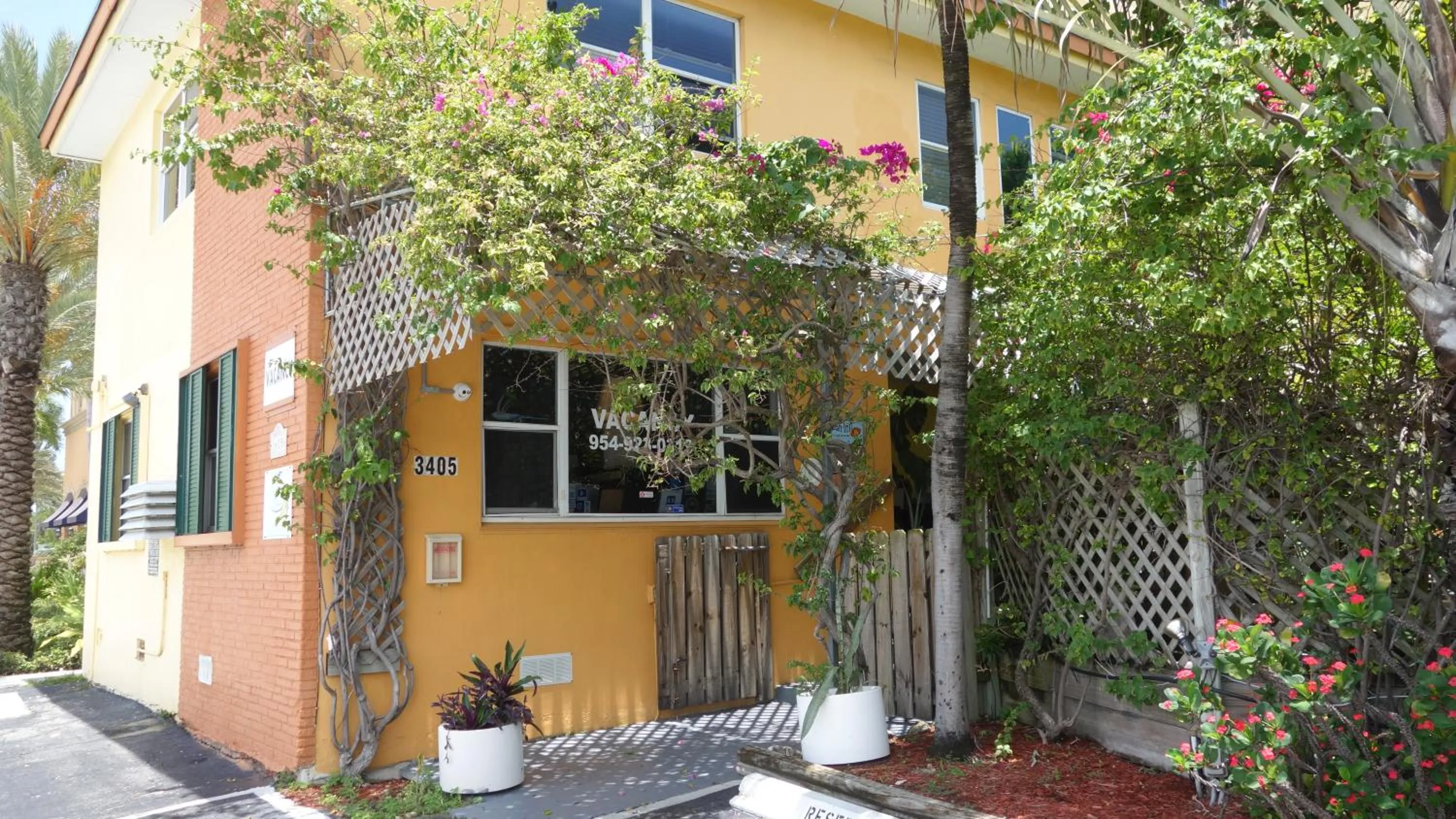 Property building in Ocean Inn