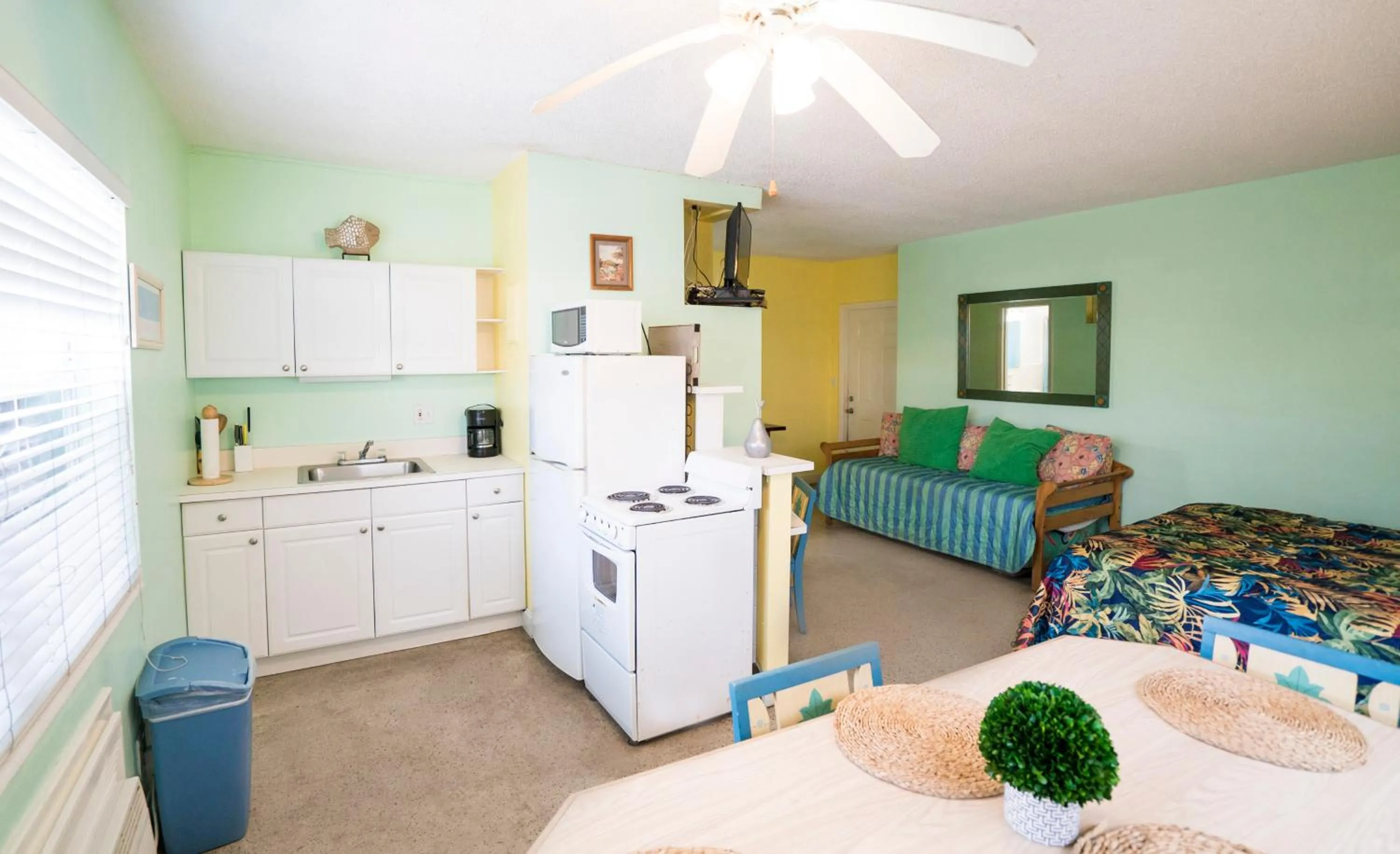 Kitchen or kitchenette in Ocean Inn