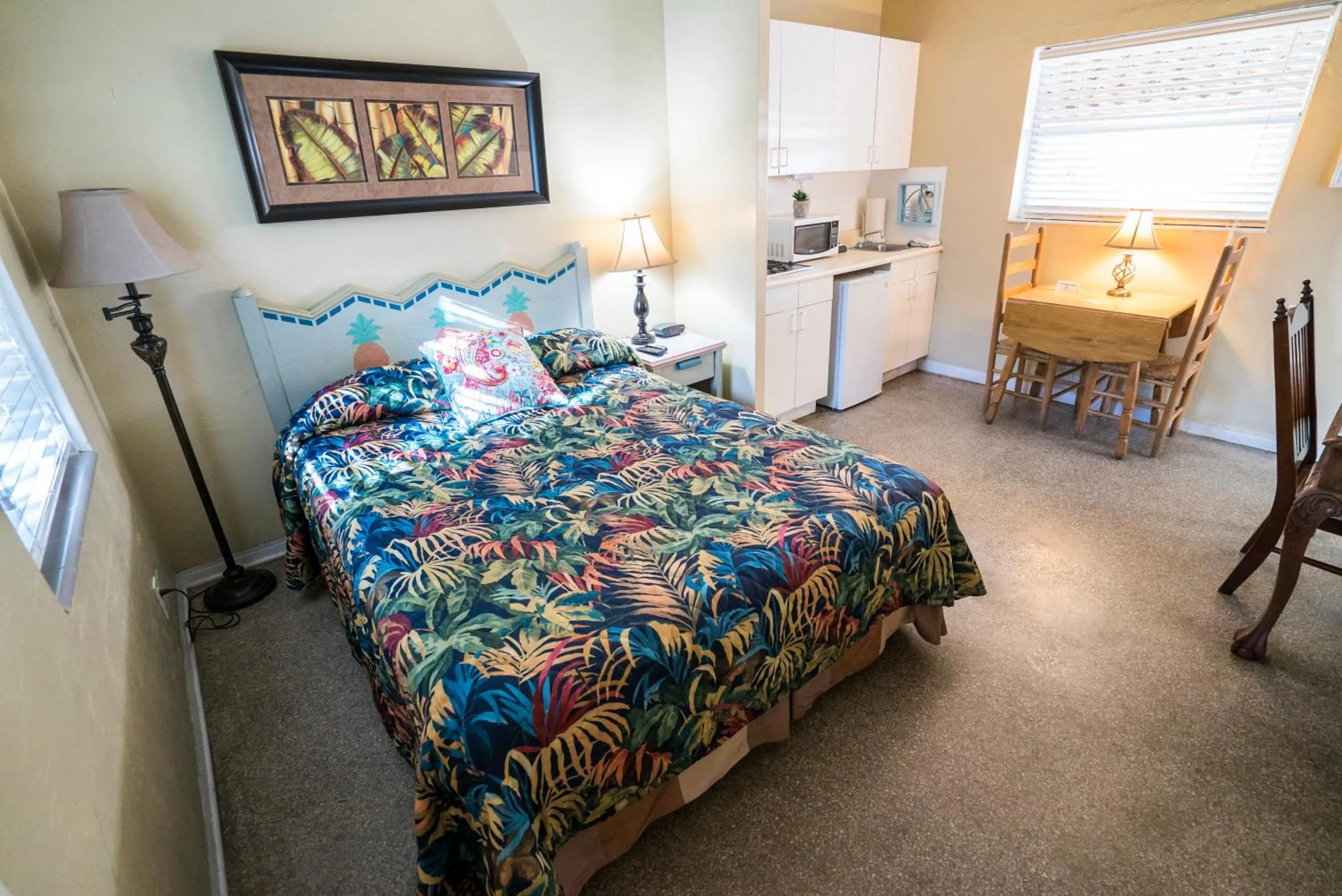 Bedroom, Bed in Ocean Inn