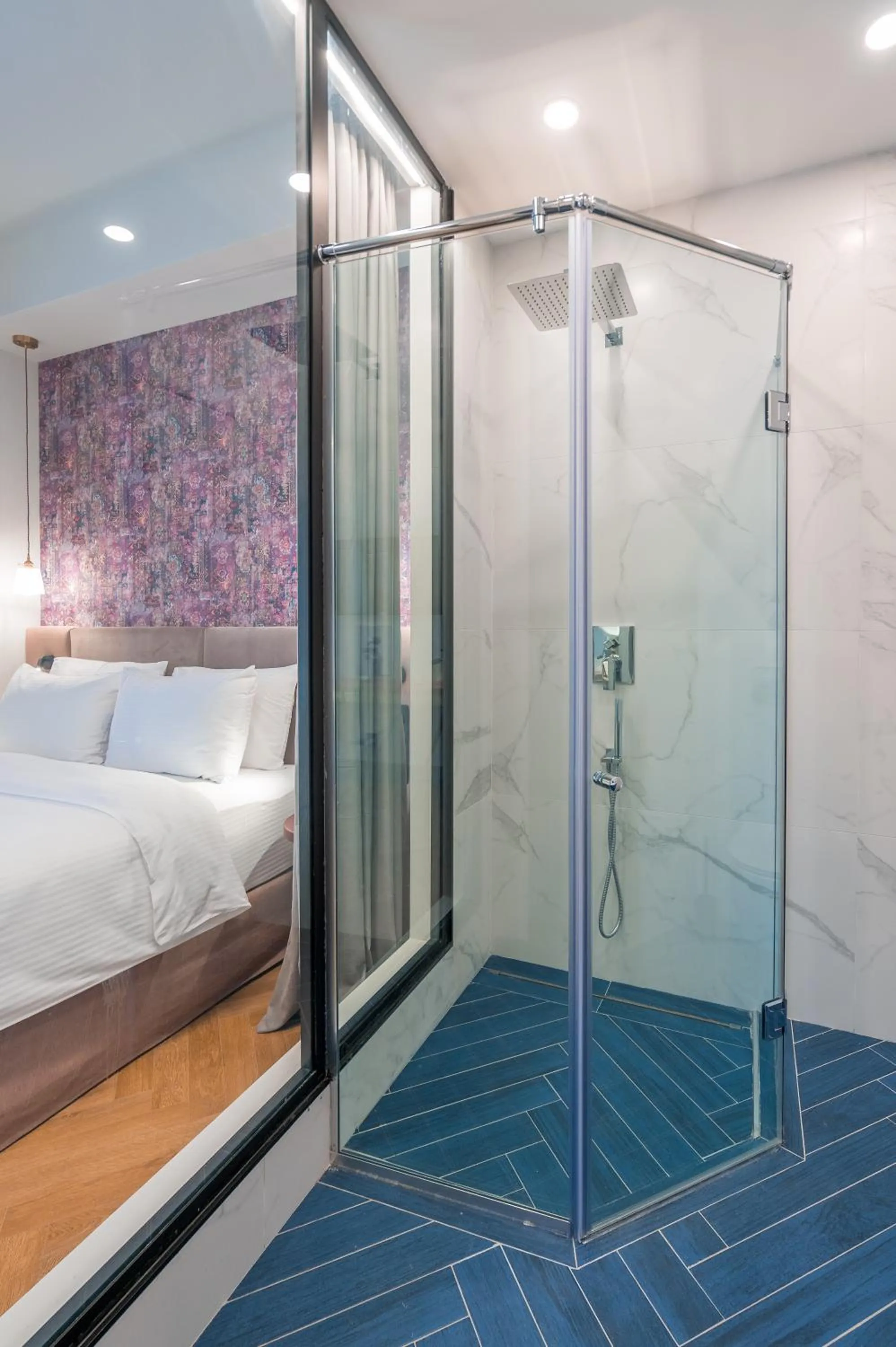 Bathroom, Bed in Abanotubani Boutique hotel