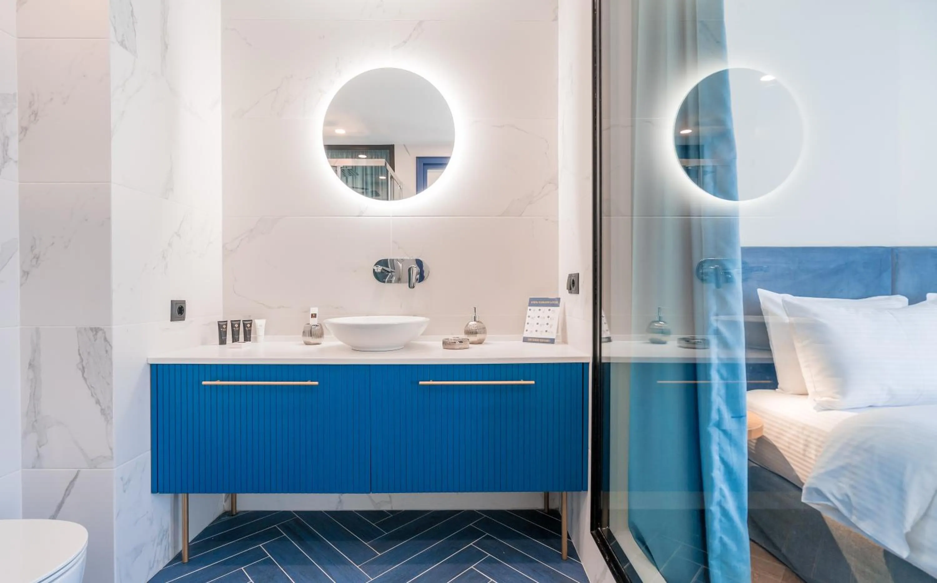 Bathroom, Bed in Abanotubani Boutique hotel