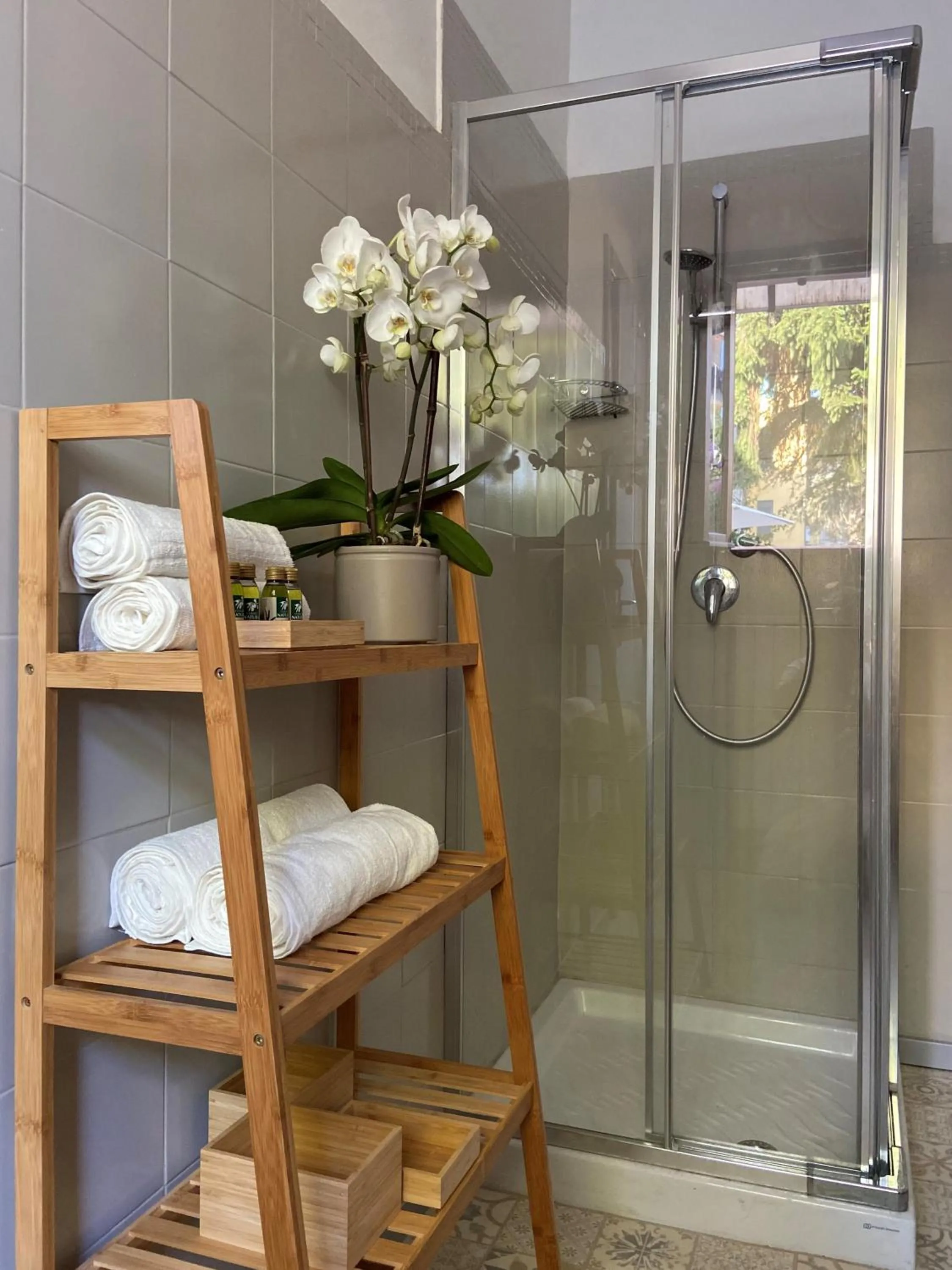 Bathroom in Victoria House B&B