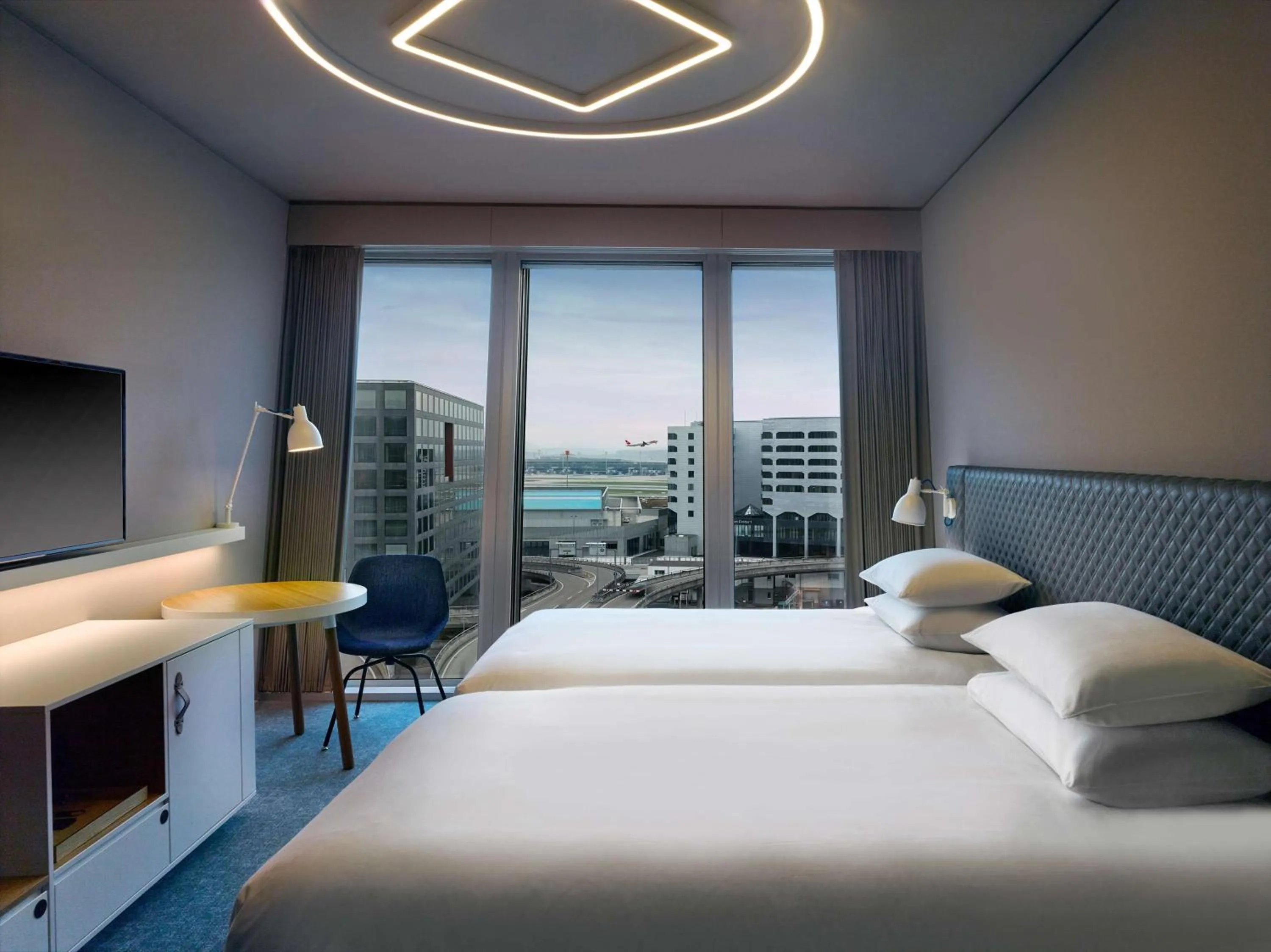 Bed in Hyatt Place Zurich Airport the Circle