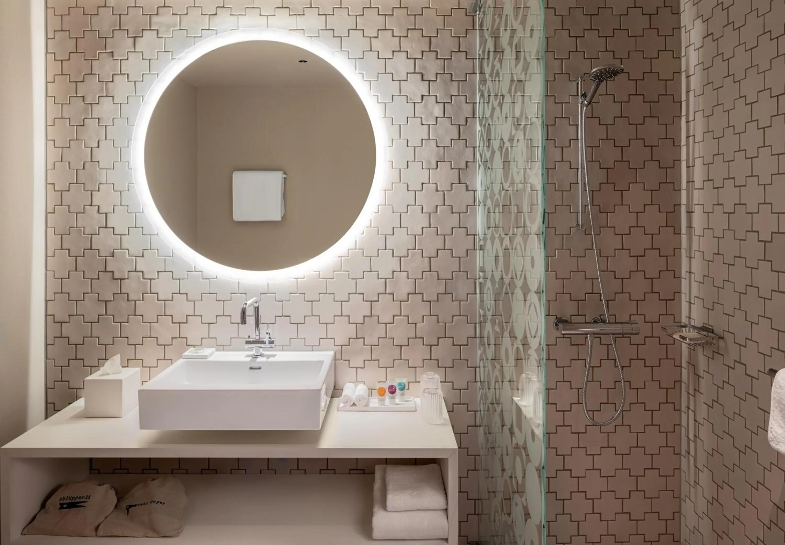 Night in Hyatt Place Zurich Airport the Circle