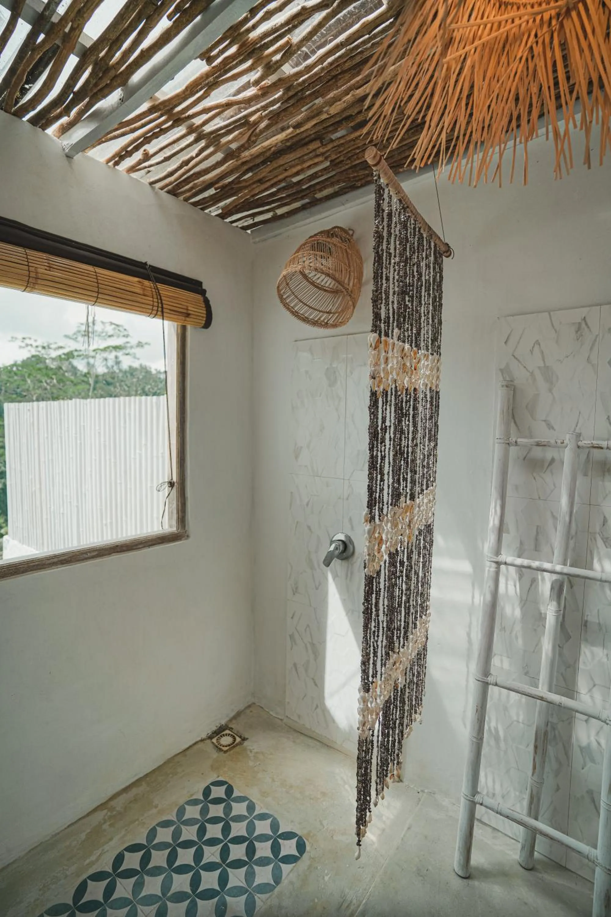 Woywoy Escape Bresela Adults Only