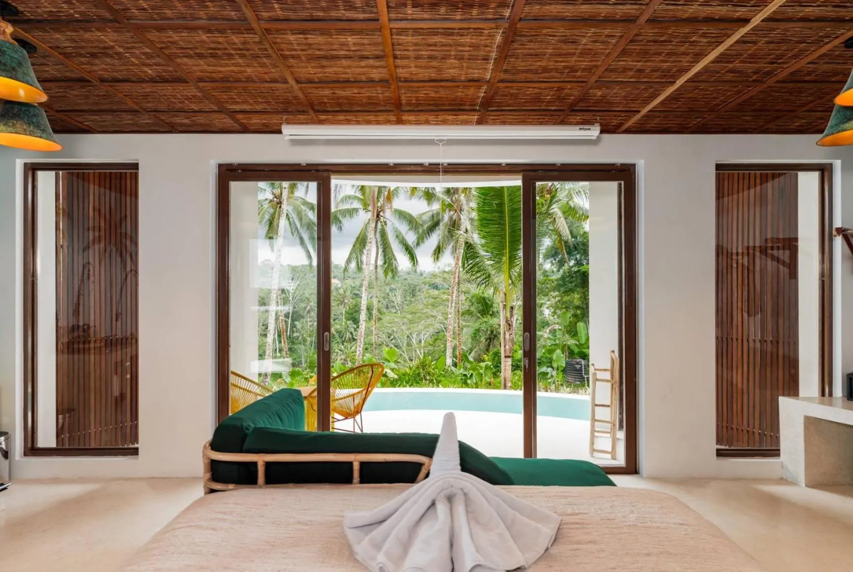 Photo of the whole room in Woywoy Escape Bresela Adults Only