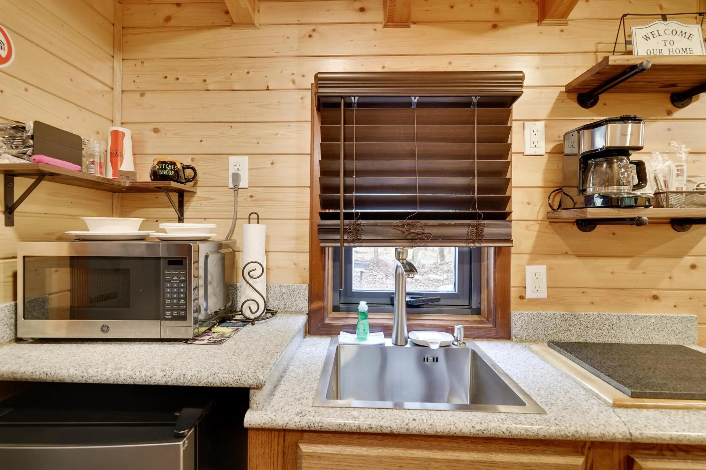 Kitchen or kitchenette in Camptel Poconos