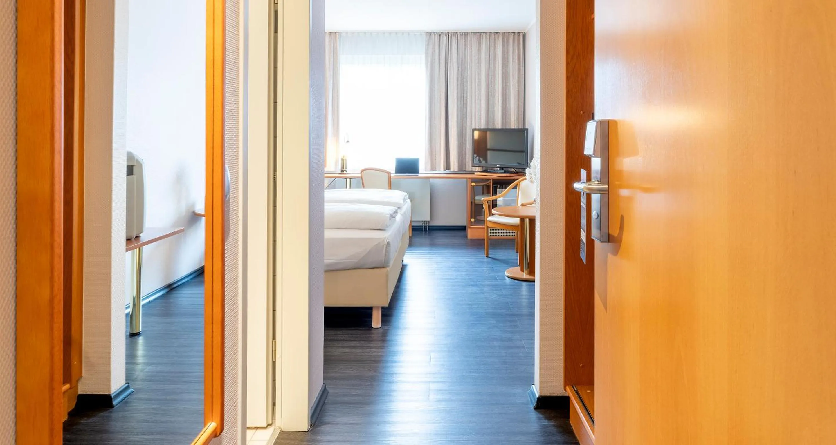 Photo of the whole room, Bed in Best Western Plaza Hotel Zwickau