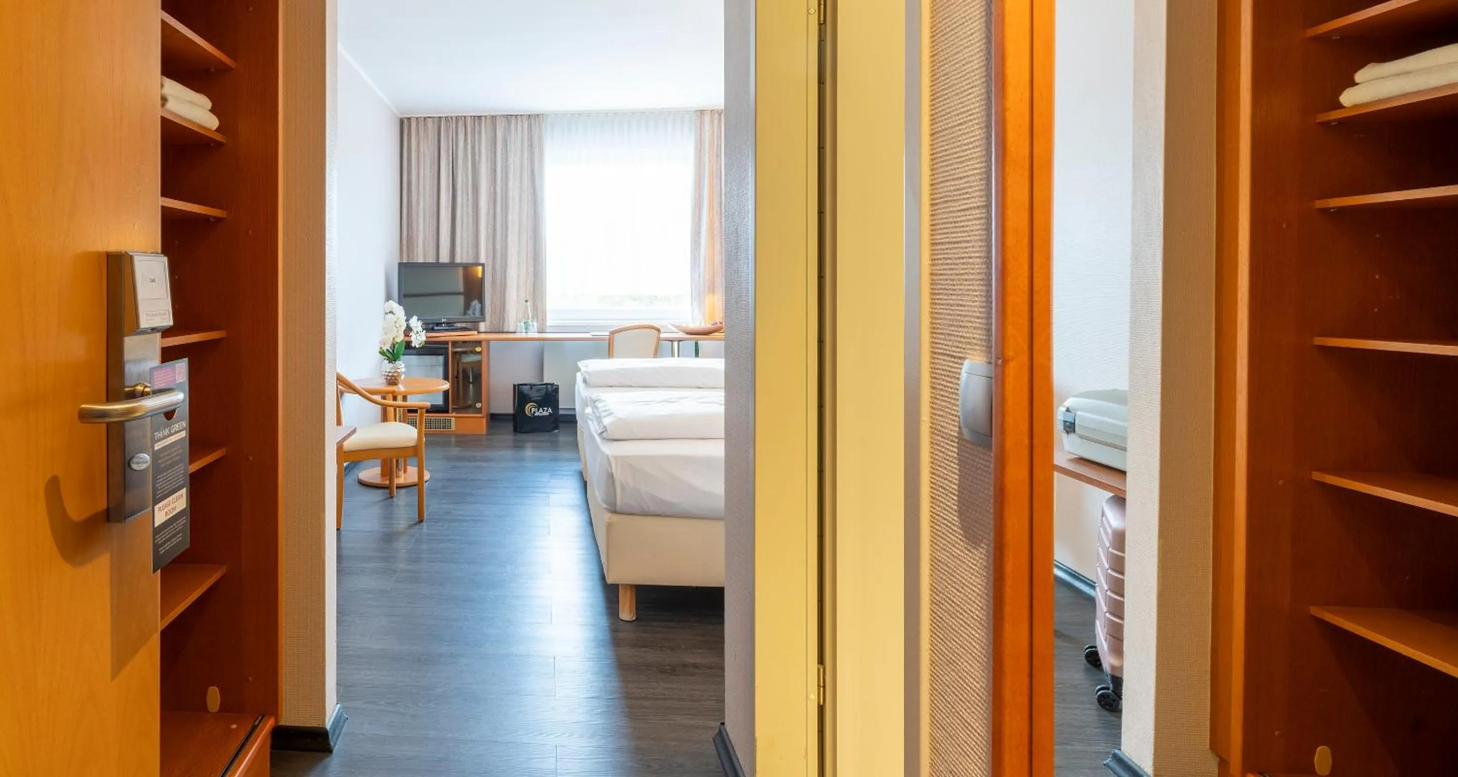 Photo of the whole room, Bed in Best Western Plaza Hotel Zwickau