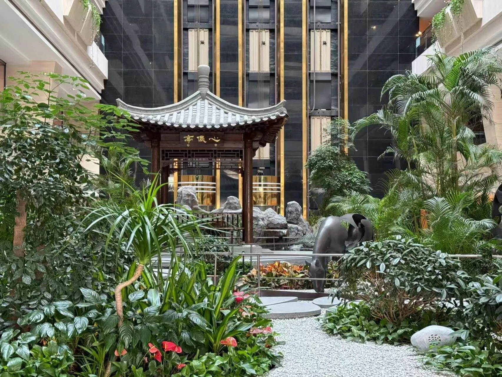 Lobby or reception in Beijing Jingyi Hotel