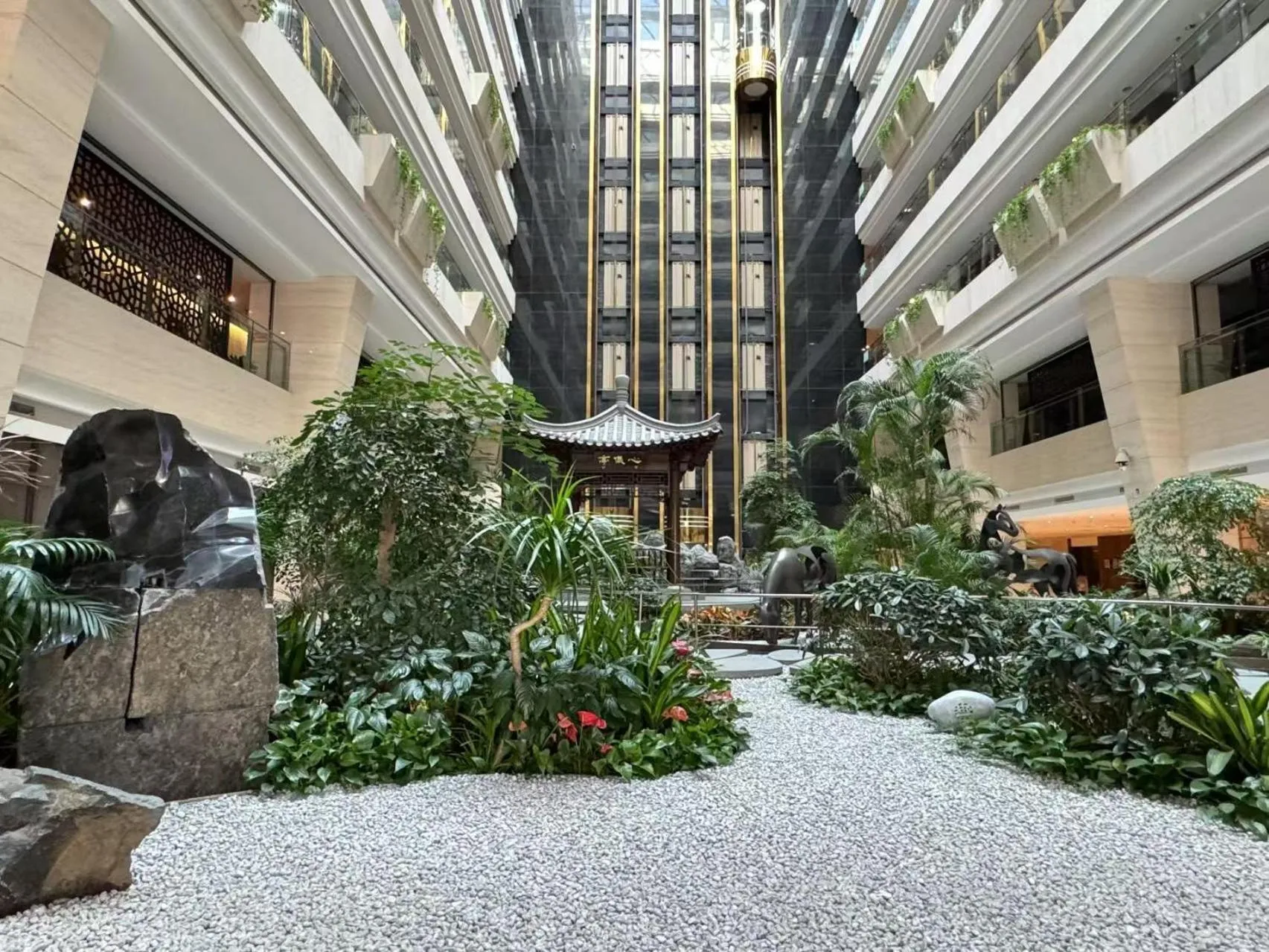 Lobby or reception in Beijing Jingyi Hotel