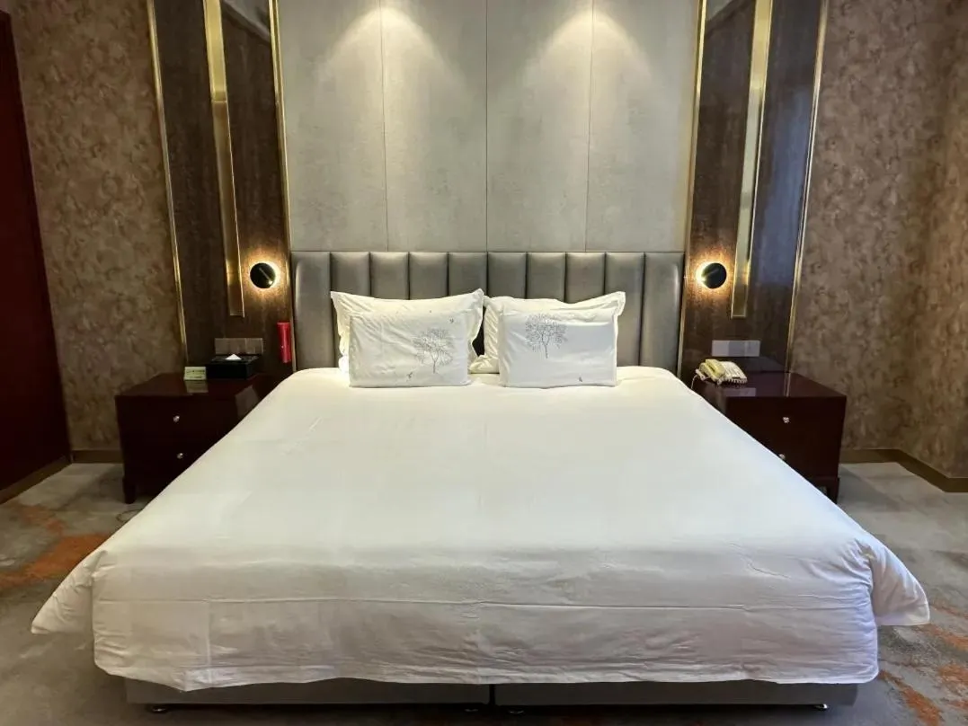 Bed in Beijing Jingyi Hotel