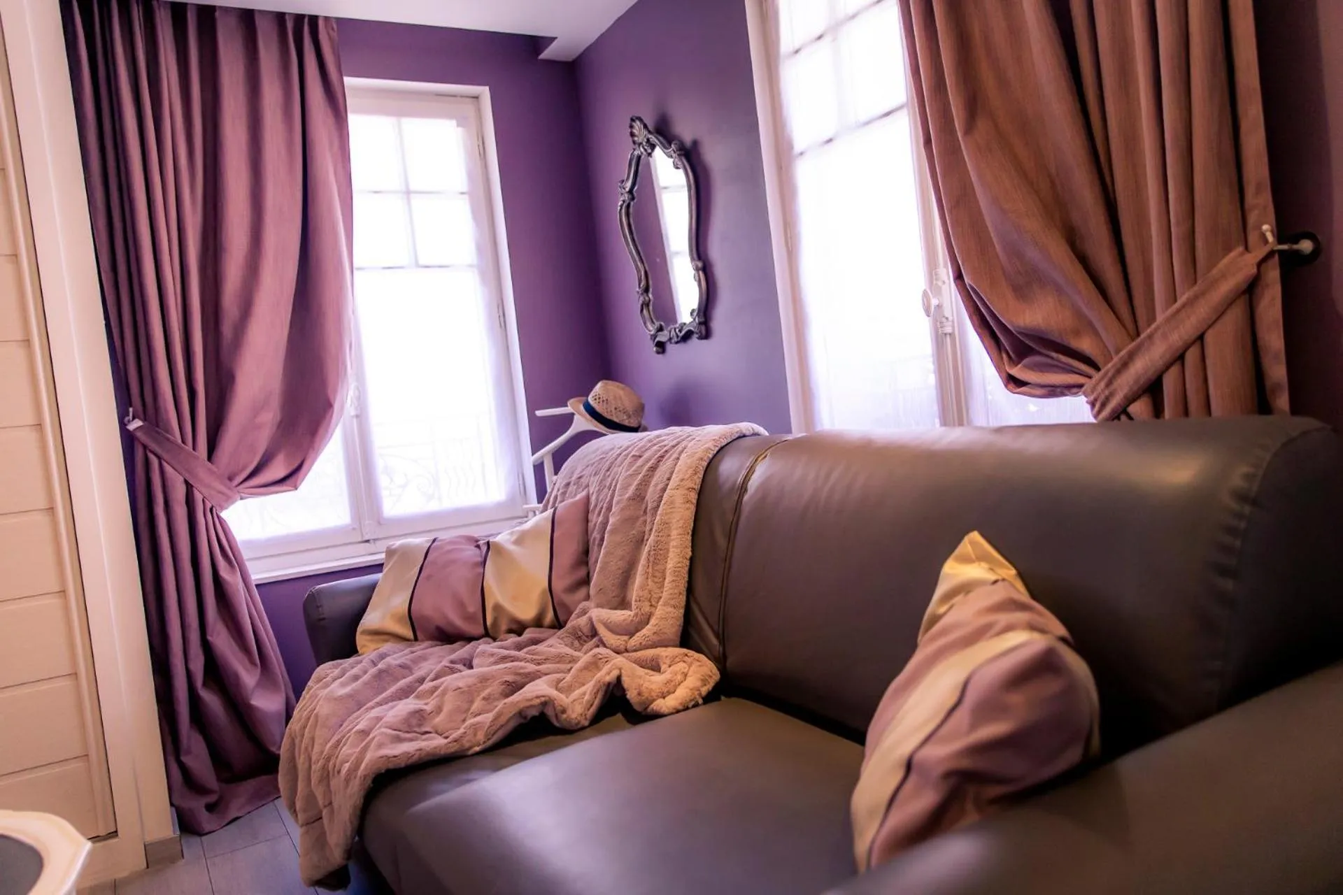 Bedroom in Hotel Le Lion D'Or et Restaurant La Table Du Lion