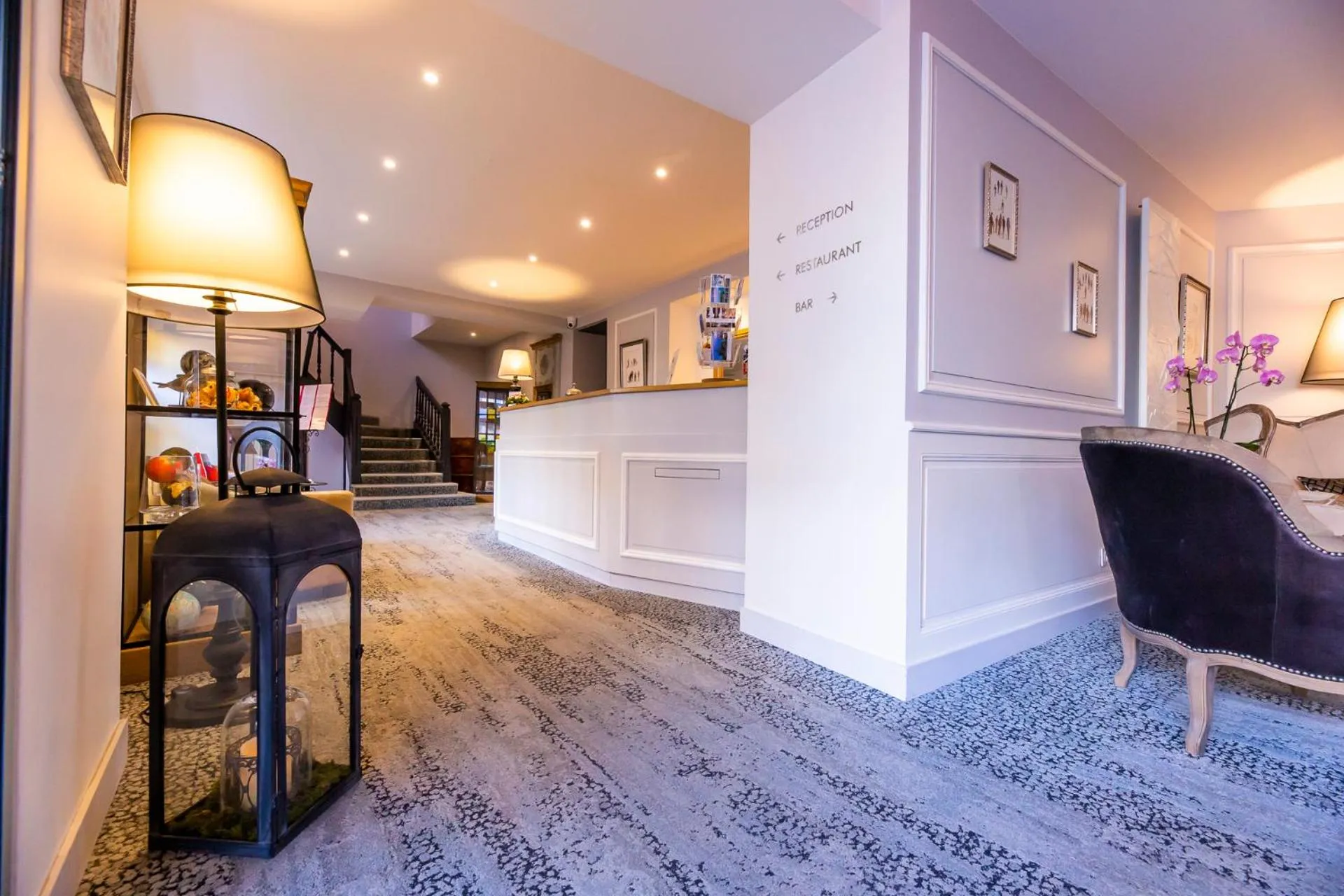 Lobby or reception in Hotel Le Lion D'Or et Restaurant La Table Du Lion