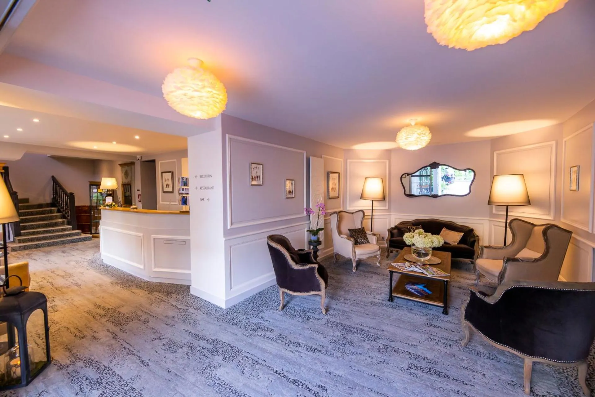 Lobby or reception in Hotel Le Lion D'Or et Restaurant La Table Du Lion