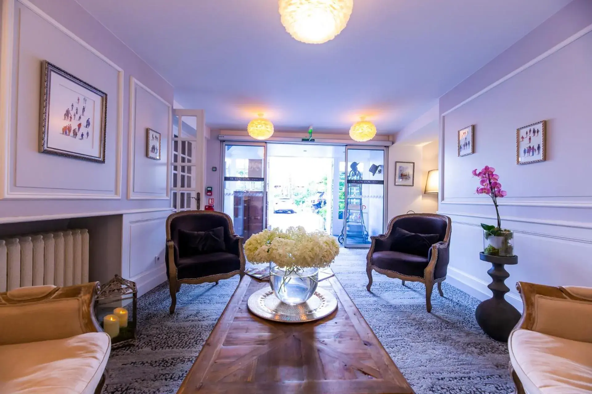 Lobby or reception in Hotel Le Lion D'Or et Restaurant La Table Du Lion Lobby or reception in Hotel Le Lion D'Or et Restaurant La Table Du Lion