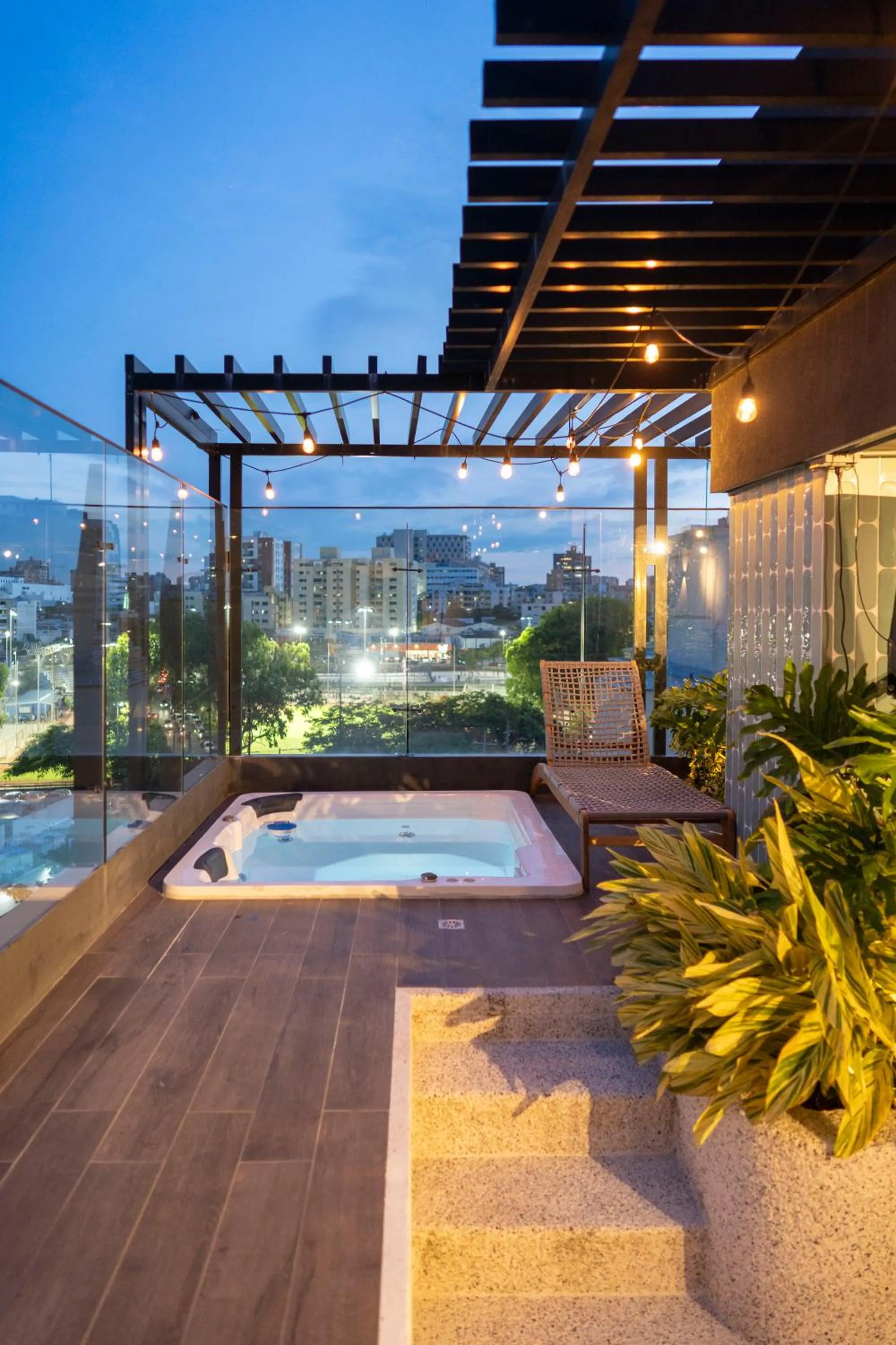 Hot Tub in Mosaic Studios Buenavista