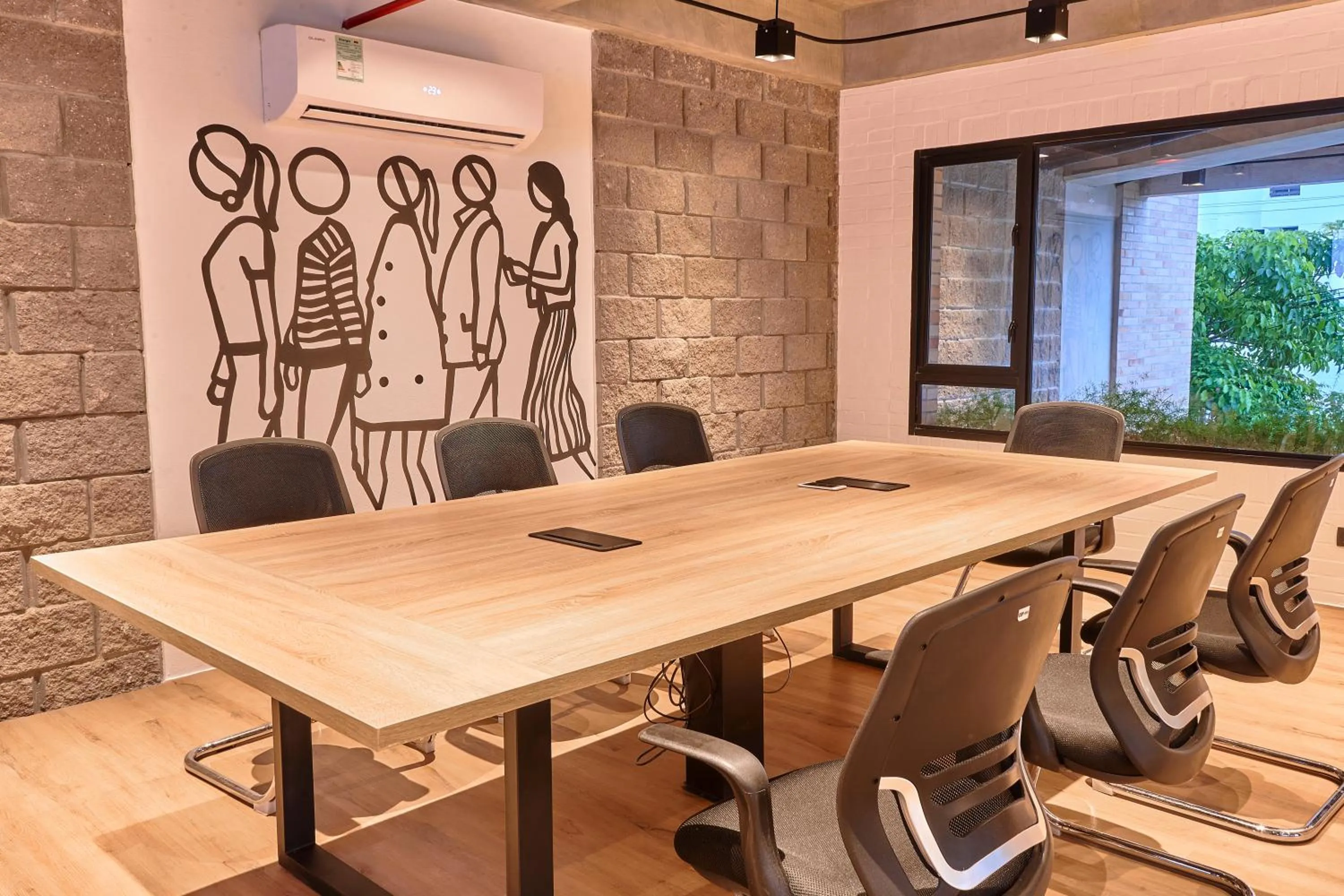 Meeting/conference room in Mosaic Studios Buenavista