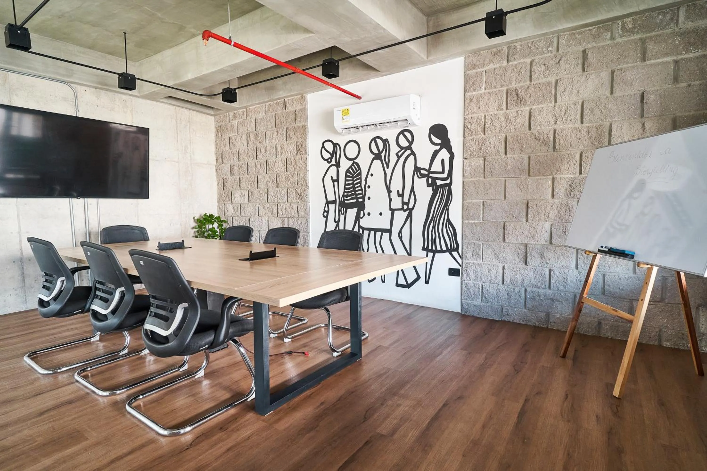 Meeting/conference room in Mosaic Studios Buenavista