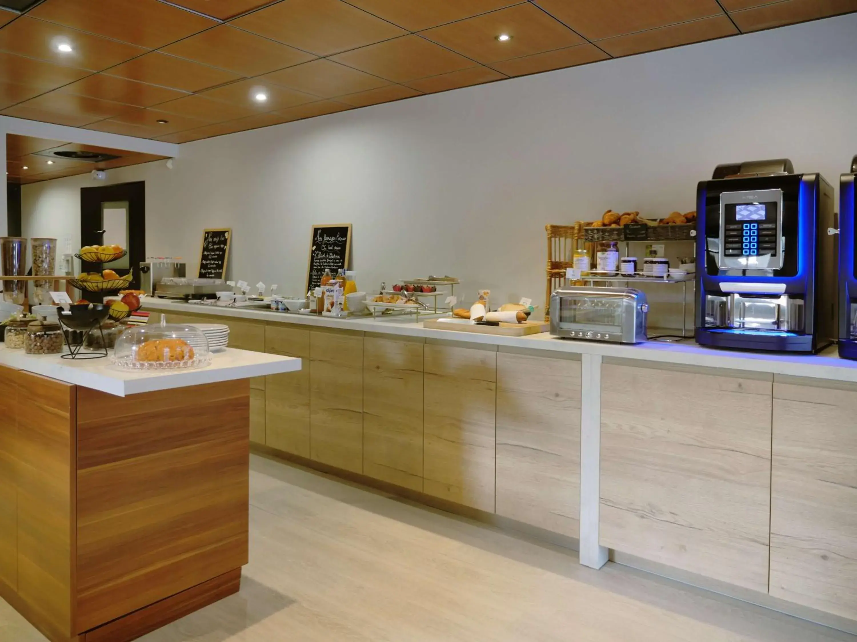 Breakfast in Best Western Hotel Atrium Valence Breakfast in Best Western Hotel Atrium Valence