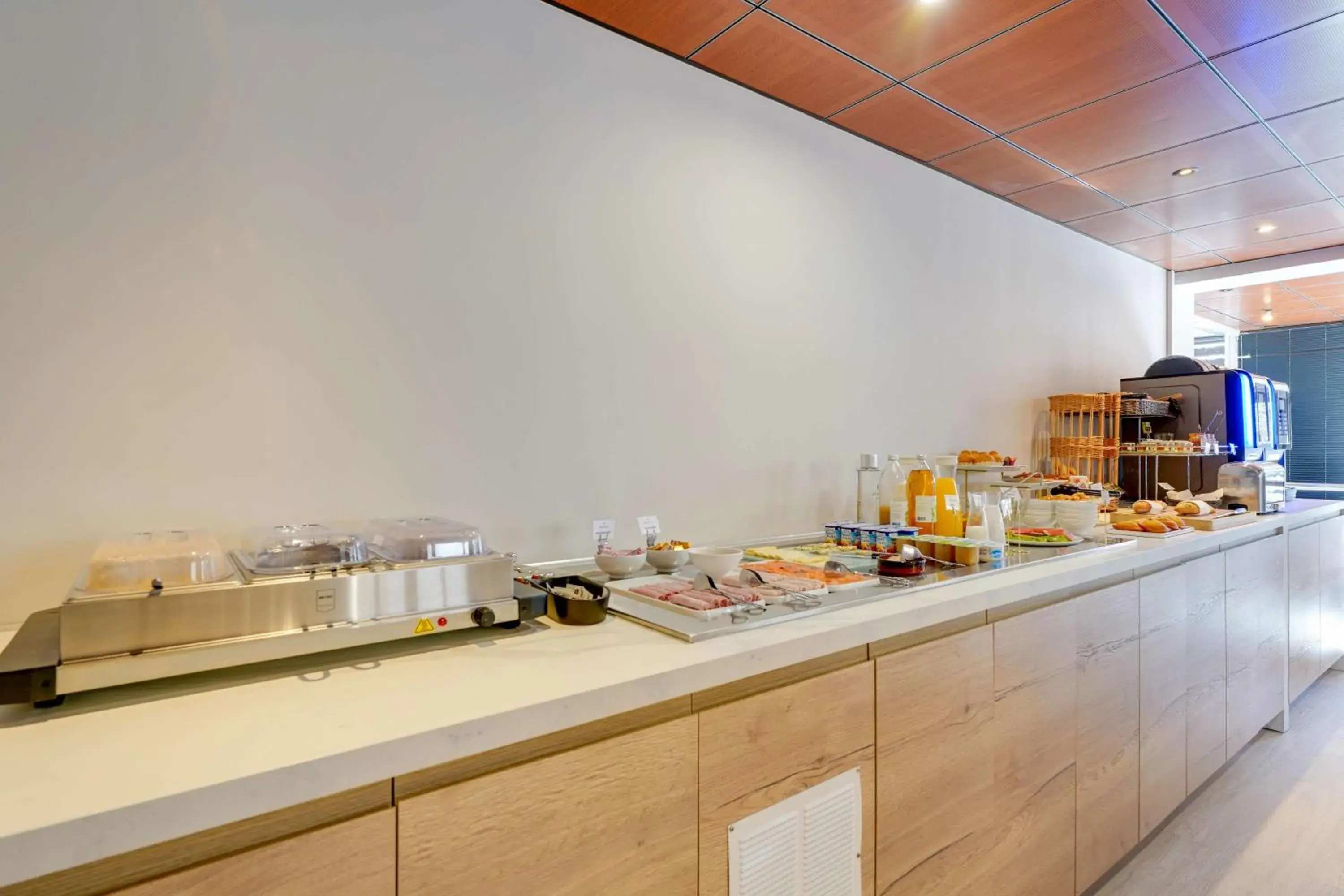 Breakfast in Best Western Hotel Atrium Valence Breakfast in Best Western Hotel Atrium Valence