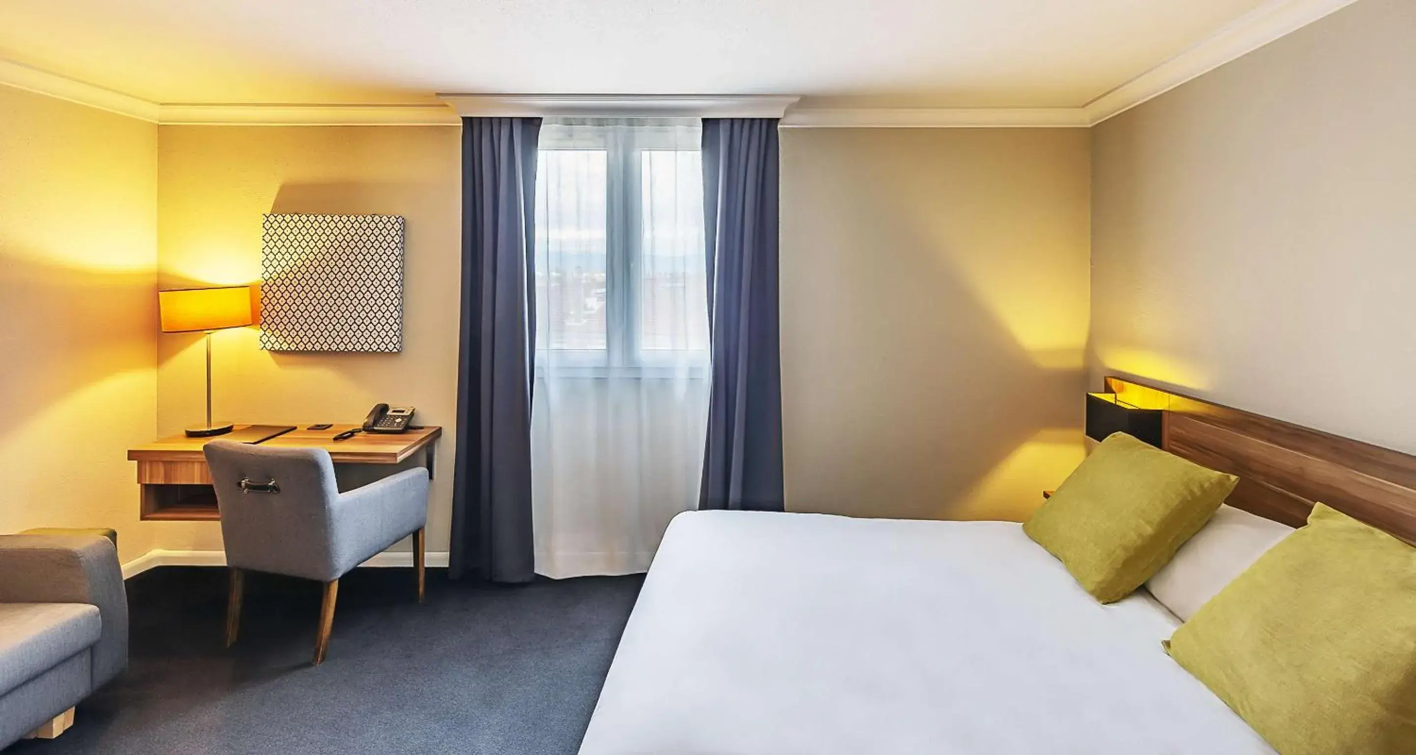 Bedroom, Bed in Best Western Hotel Atrium Valence Bedroom, Bed in Best Western Hotel Atrium Valence