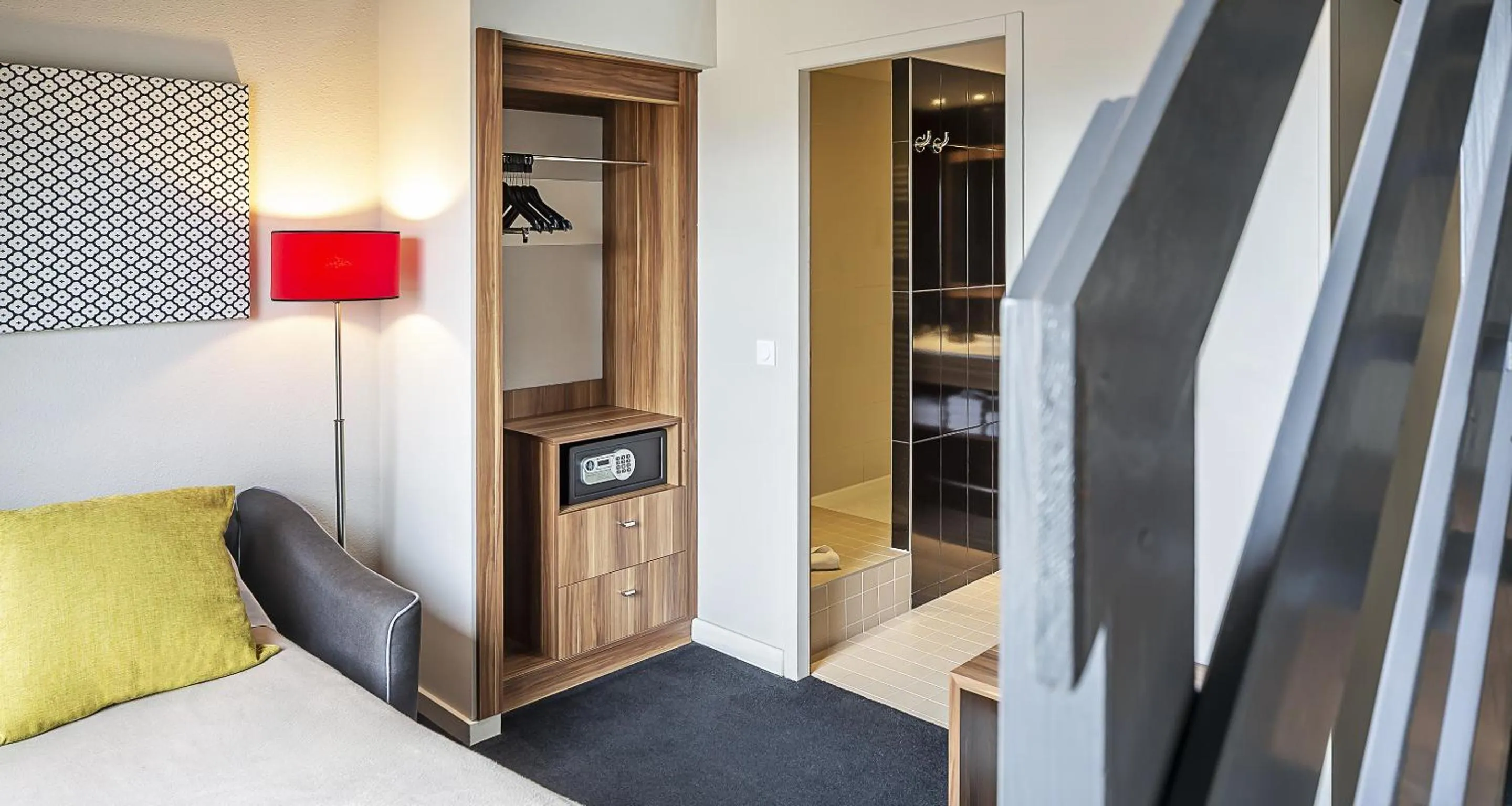 Photo of the whole room, Bed in Best Western Hotel Atrium Valence