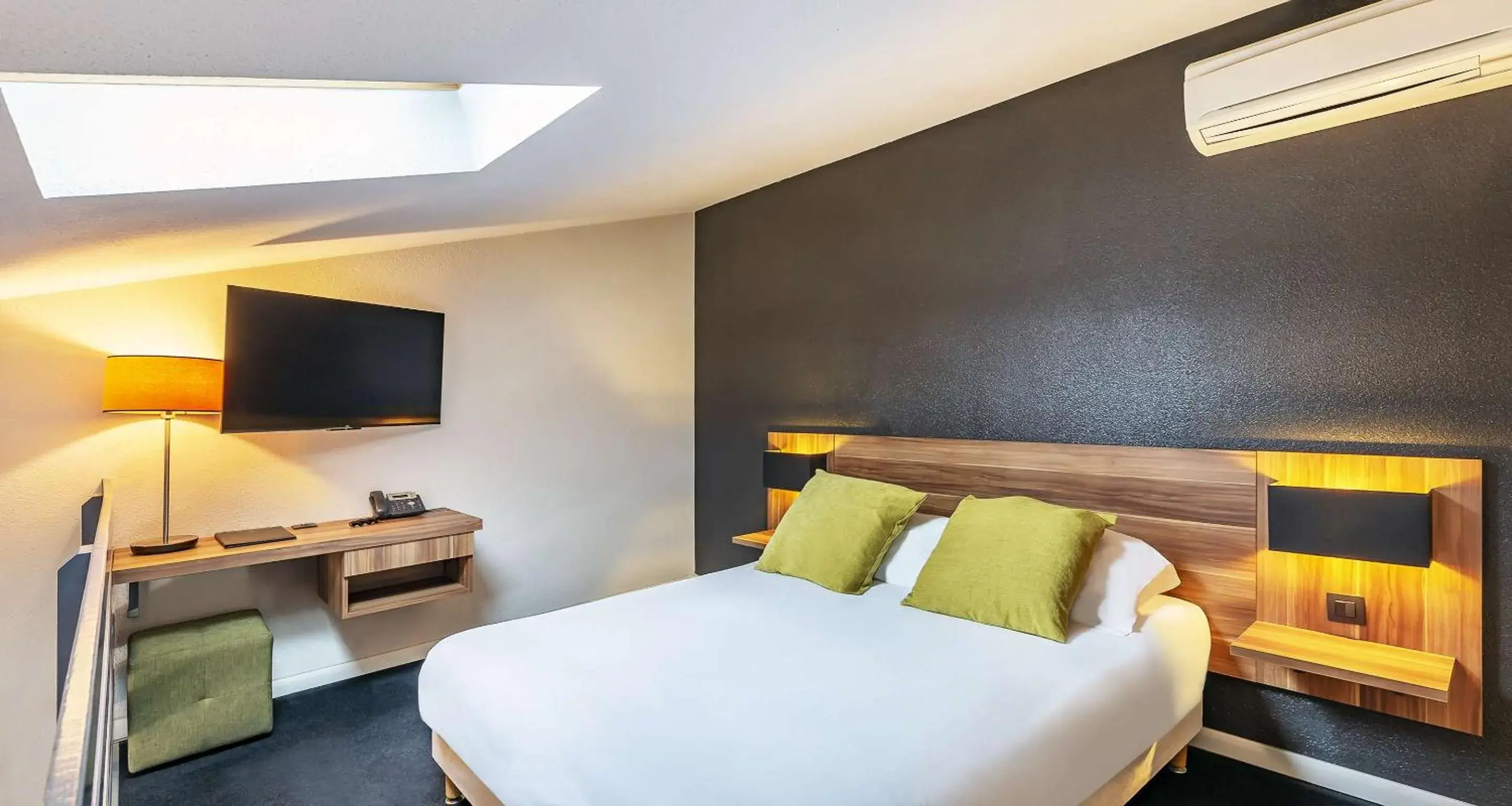 Bedroom, Bed in Best Western Hotel Atrium Valence Bedroom, Bed in Best Western Hotel Atrium Valence