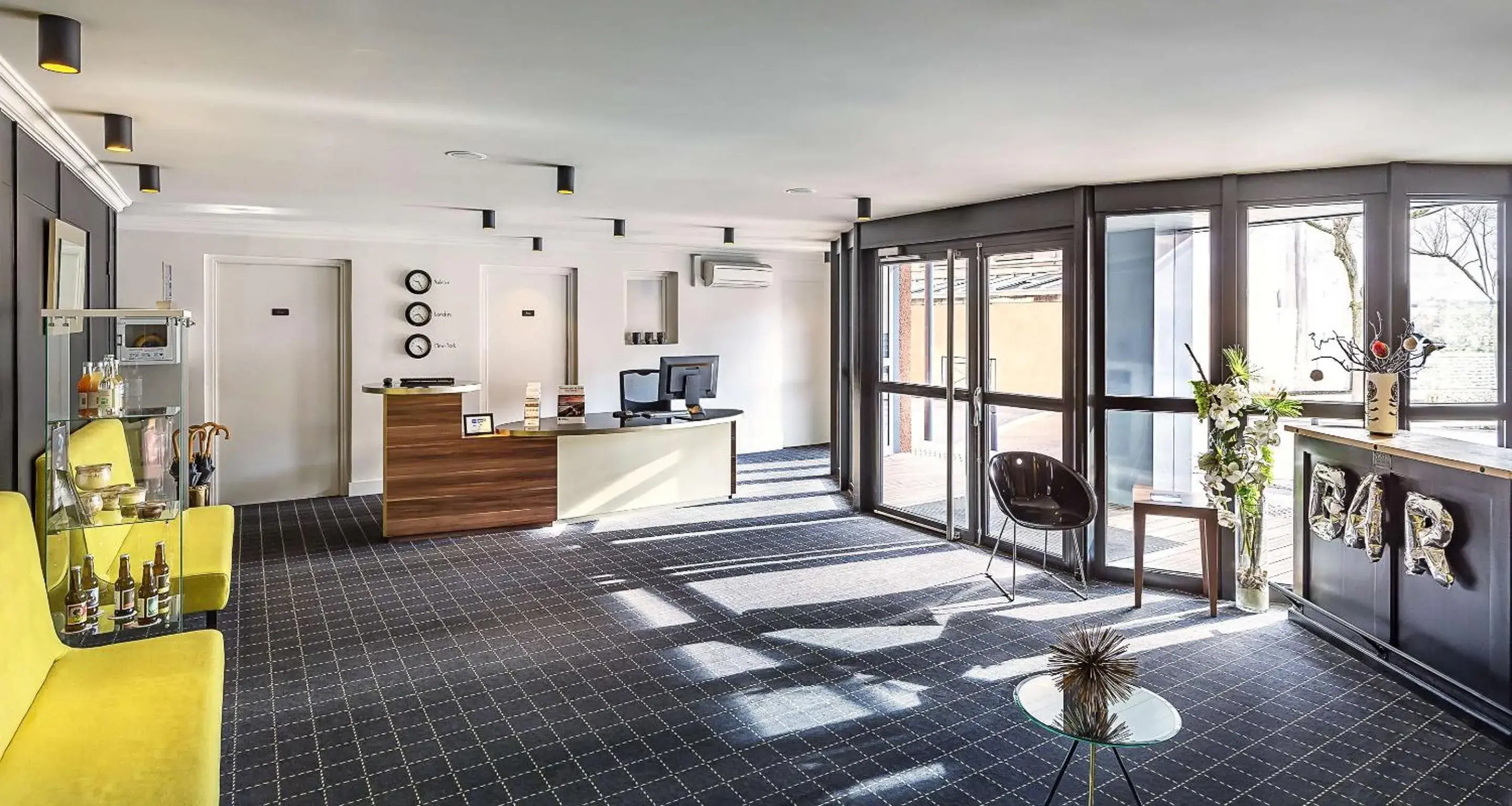 Lobby or reception in Best Western Hotel Atrium Valence Lobby or reception in Best Western Hotel Atrium Valence