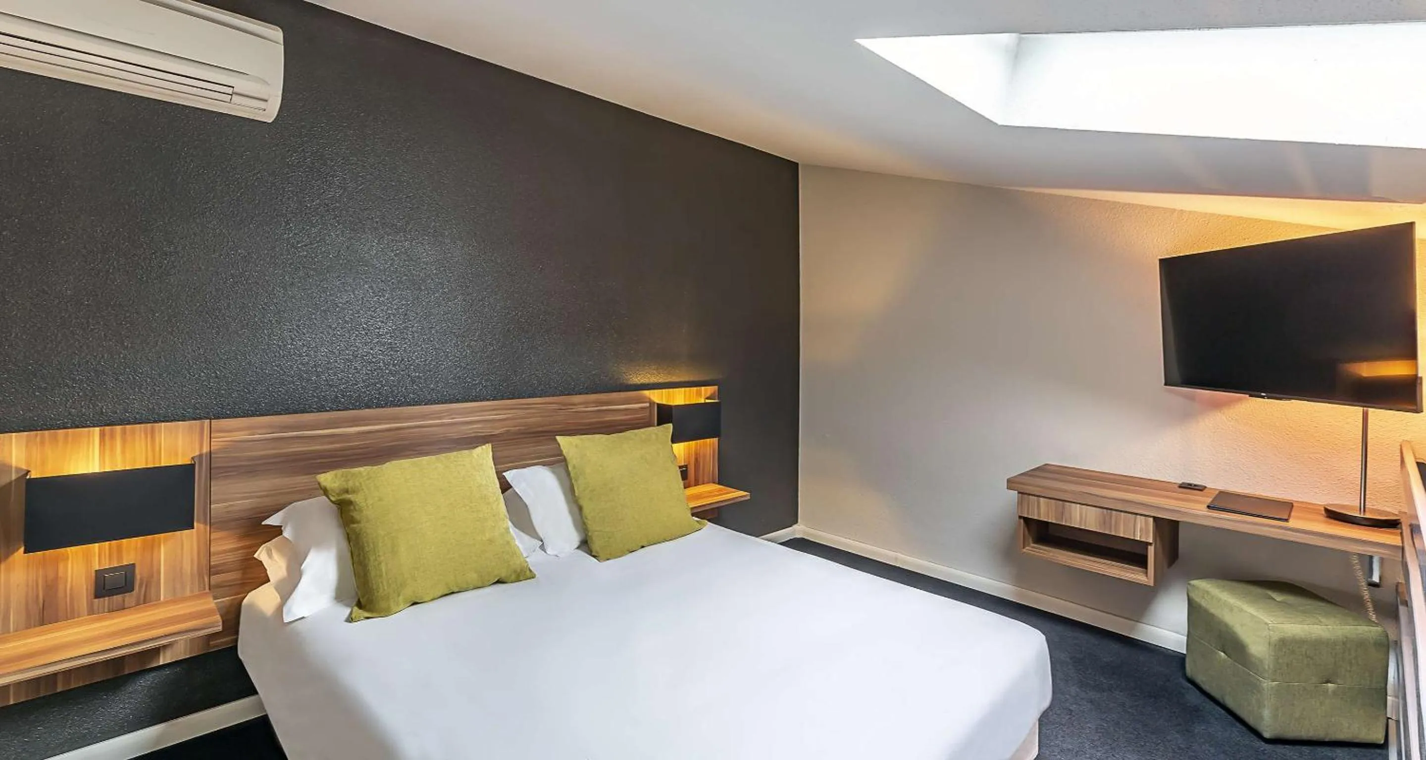 Bedroom, Bed in Best Western Hotel Atrium Valence